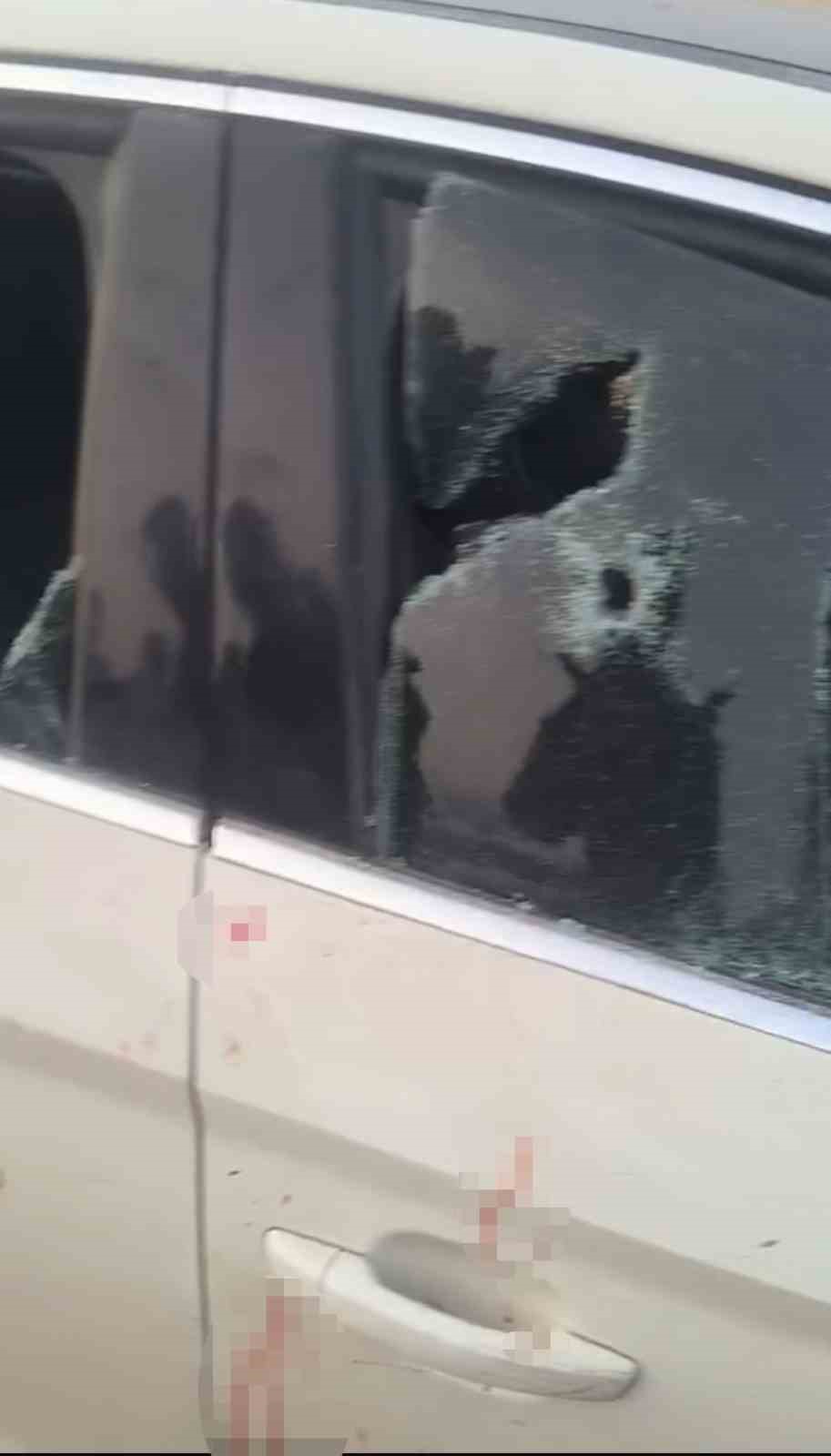 Önce alkol aldılar sonra bindikleri otomobili kurşun yağmuruna tuttular
