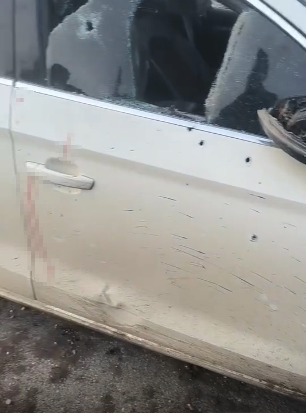 Önce alkol aldılar sonra bindikleri otomobili kurşun yağmuruna tuttular
