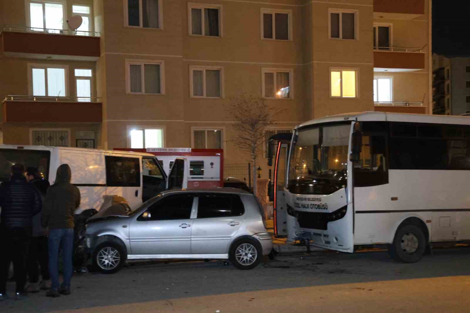 Önce kaza, sonra kavga ettiler: 2 yaralı
