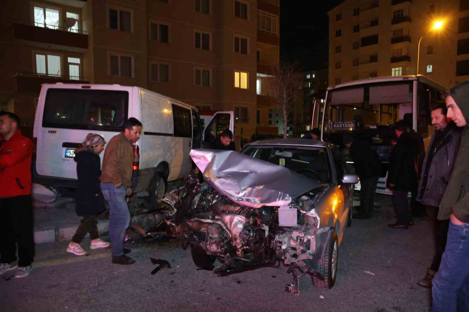 Önce kaza, sonra kavga ettiler: 2 yaralı
