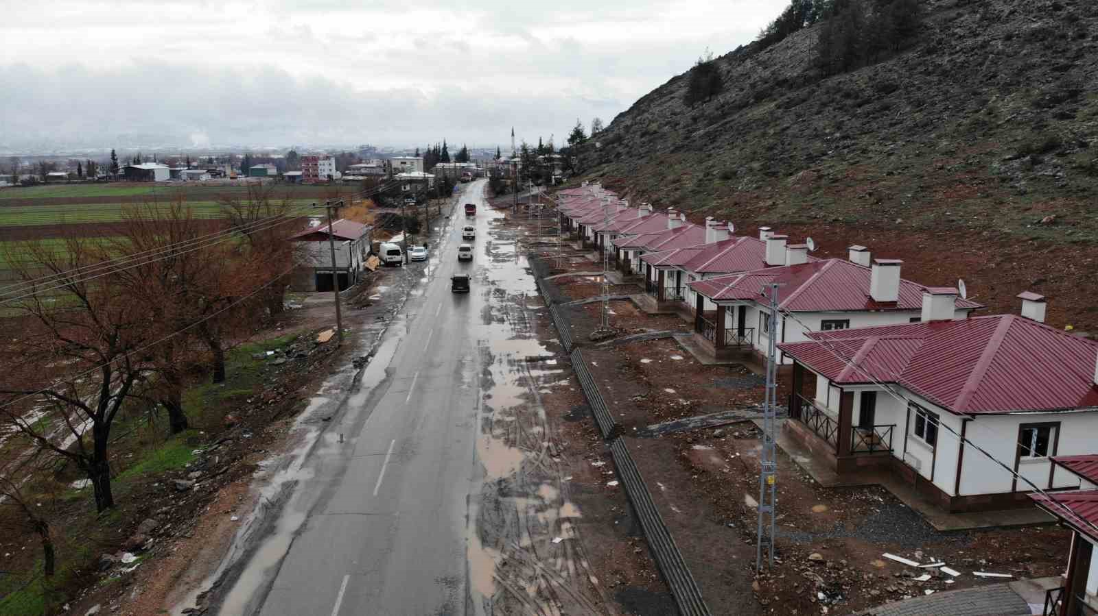 Onikişubat’ta 15 deprem köy konutlarında yaşam başlıyor
