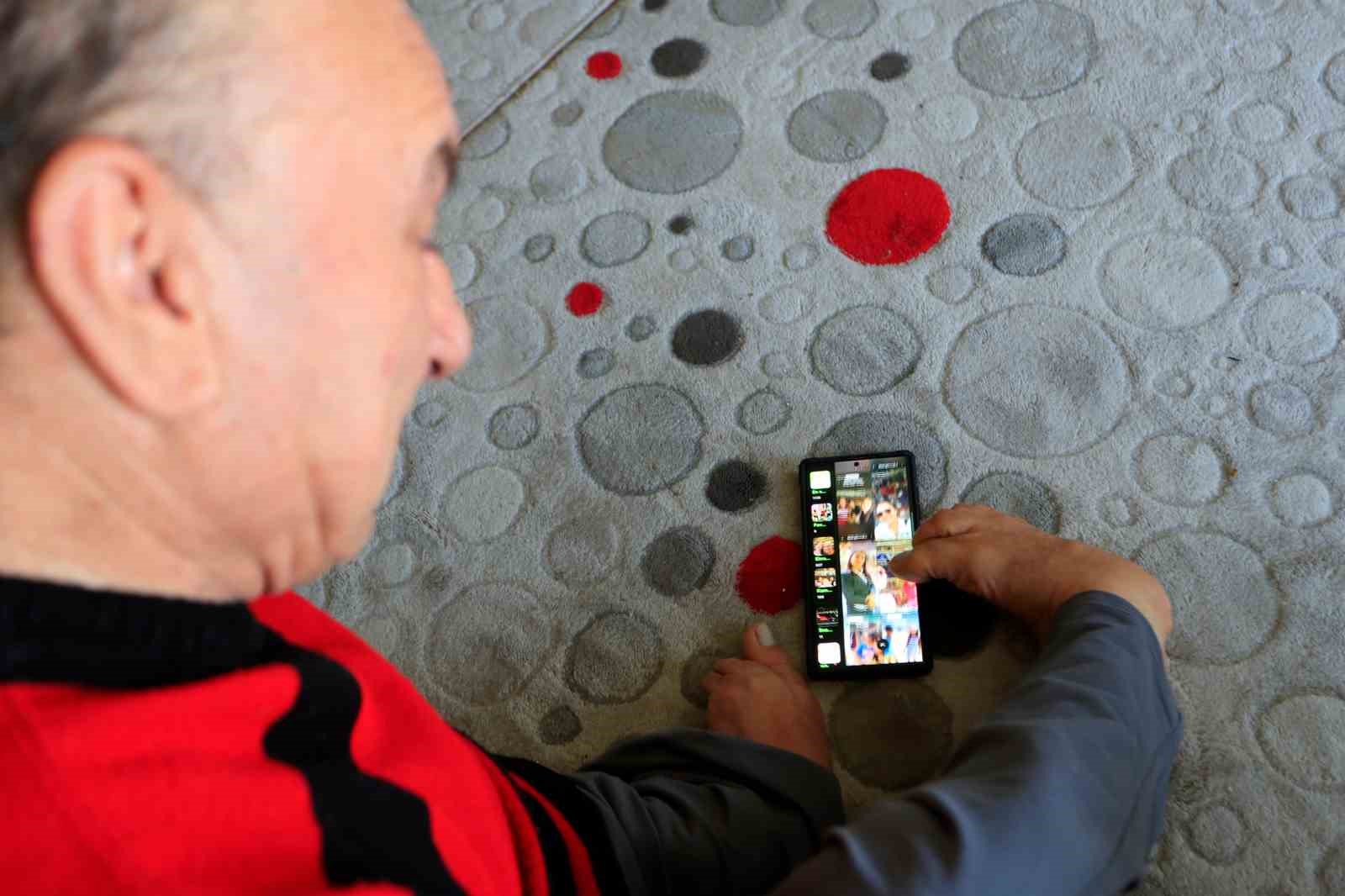 Onu görenler azmine hayran kalıyor: Ayaklarıyla tıraş oluyor, yemek yiyor, para üstü veriyor
Onu görenler azmine hayran kalıyor: Ayaklarıyla tıraş oluyor, yemek yiyor, para üstü veriyor