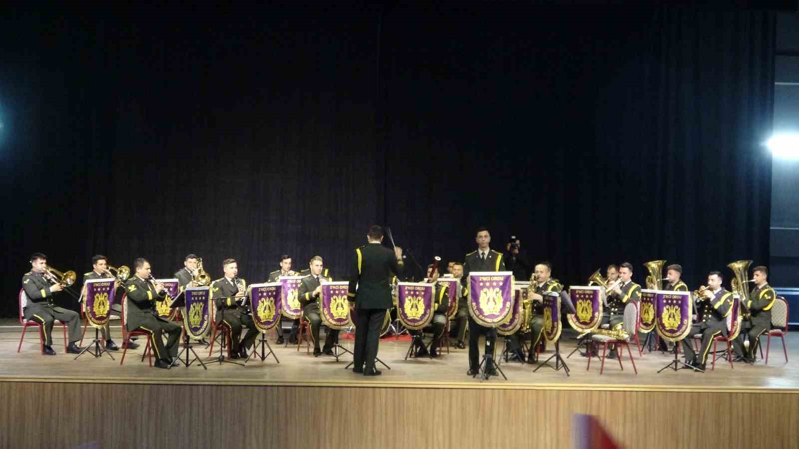 Ordu Bölge Bandosu Adıyaman’da konser verdi
Ordu Bölge Bandosu Adıyaman’da konser verdi