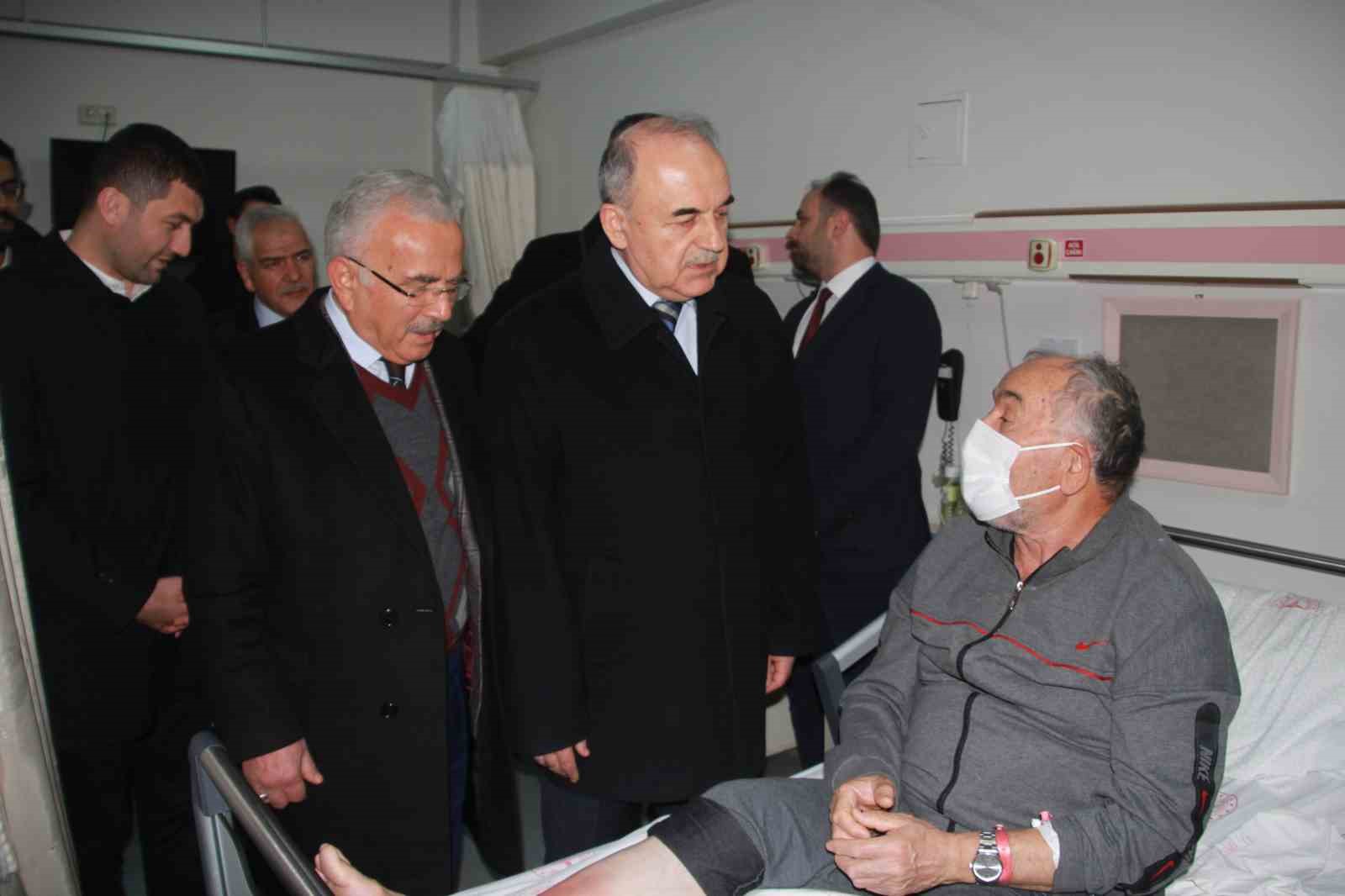 Ordu protokolü, görevi başındaki personelin yeni yılını kutladı
