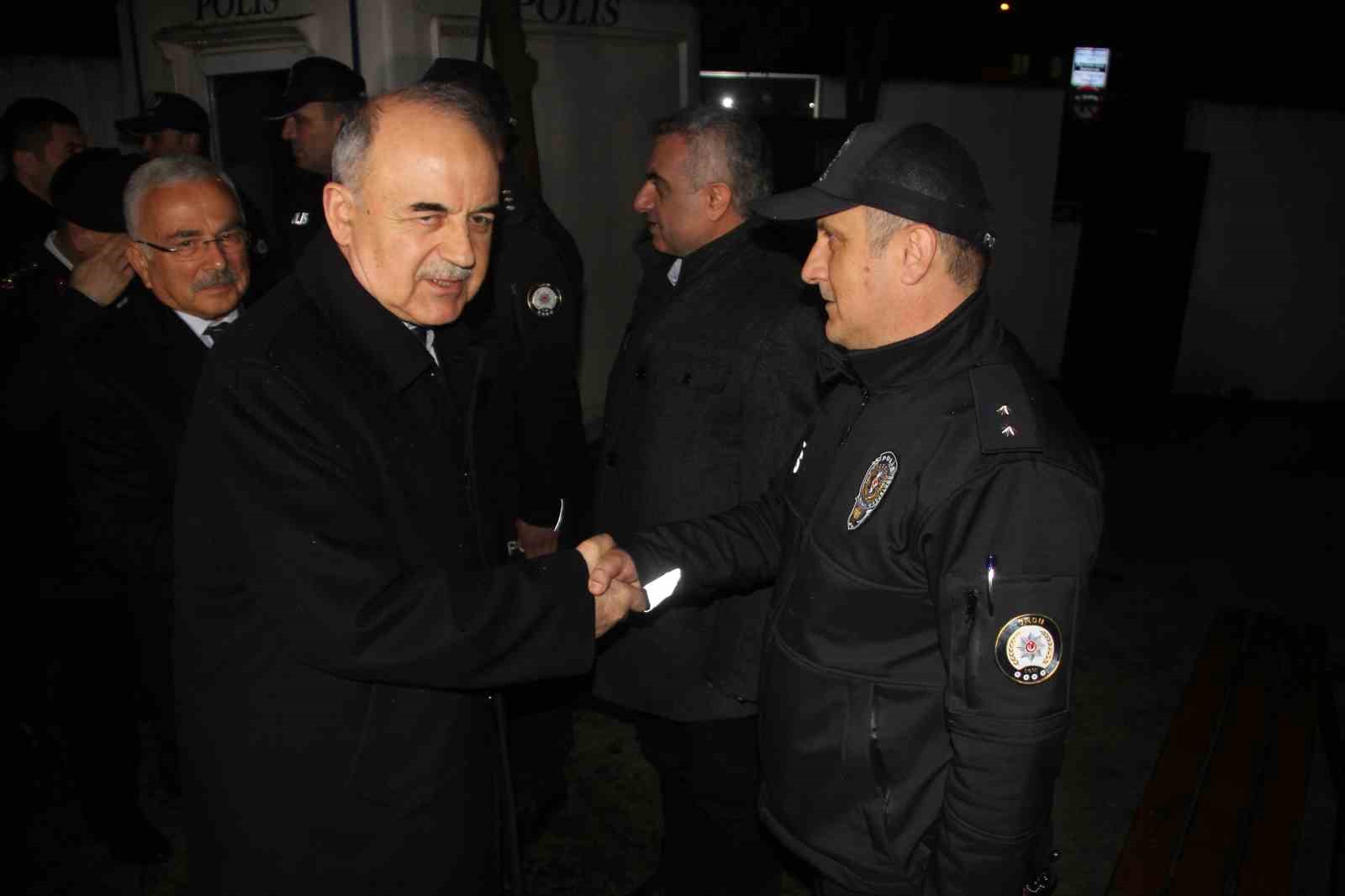 Ordu protokolü, görevi başındaki personelin yeni yılını kutladı
