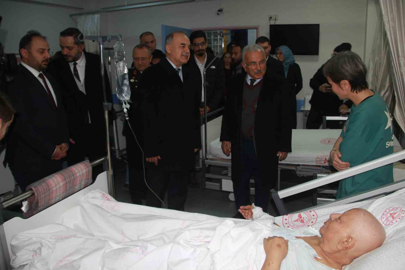 Ordu protokolü, görevi başındaki personelin yeni yılını kutladı
