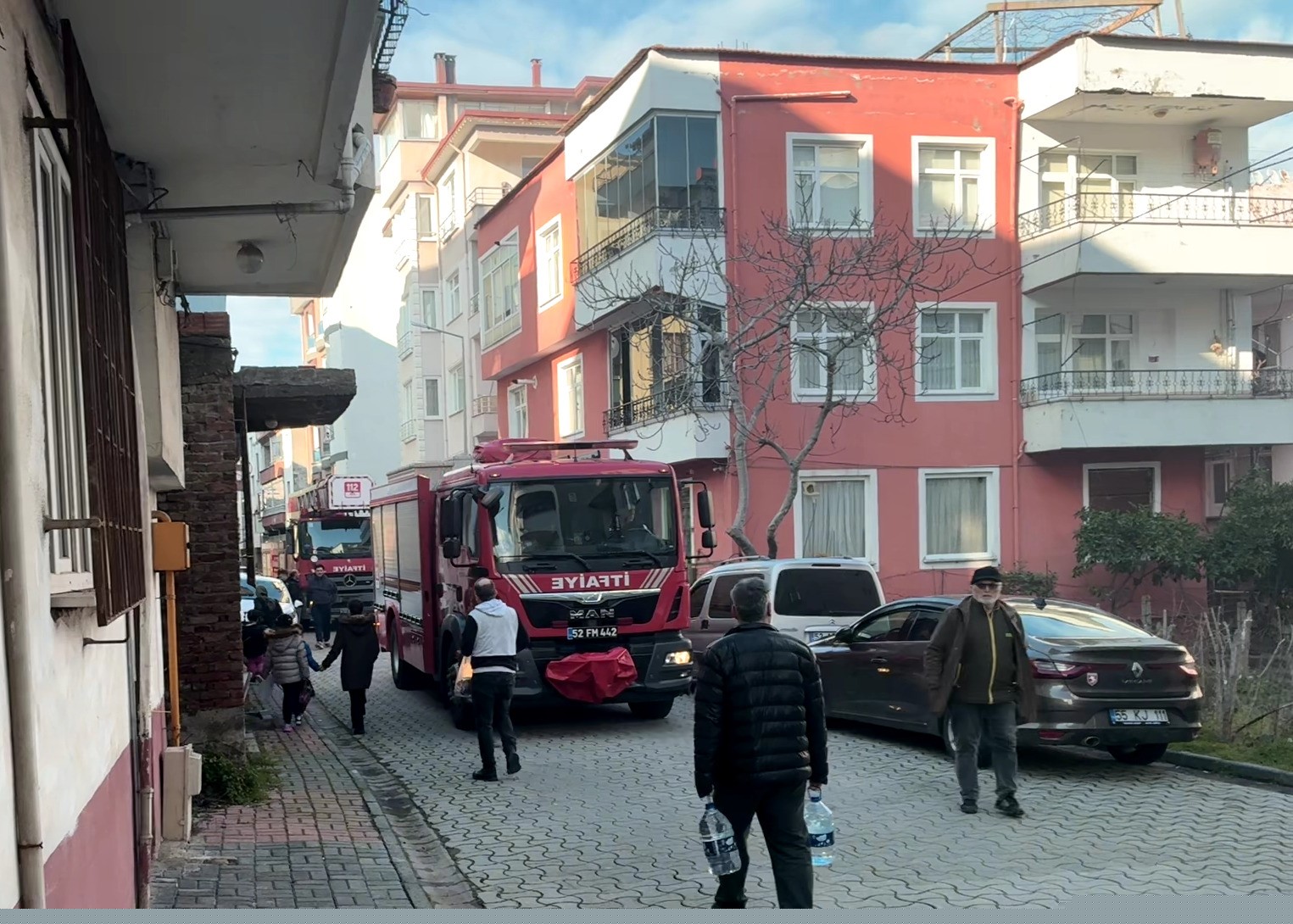Ordu’da 3 katlı binada korkutan baca yangını
