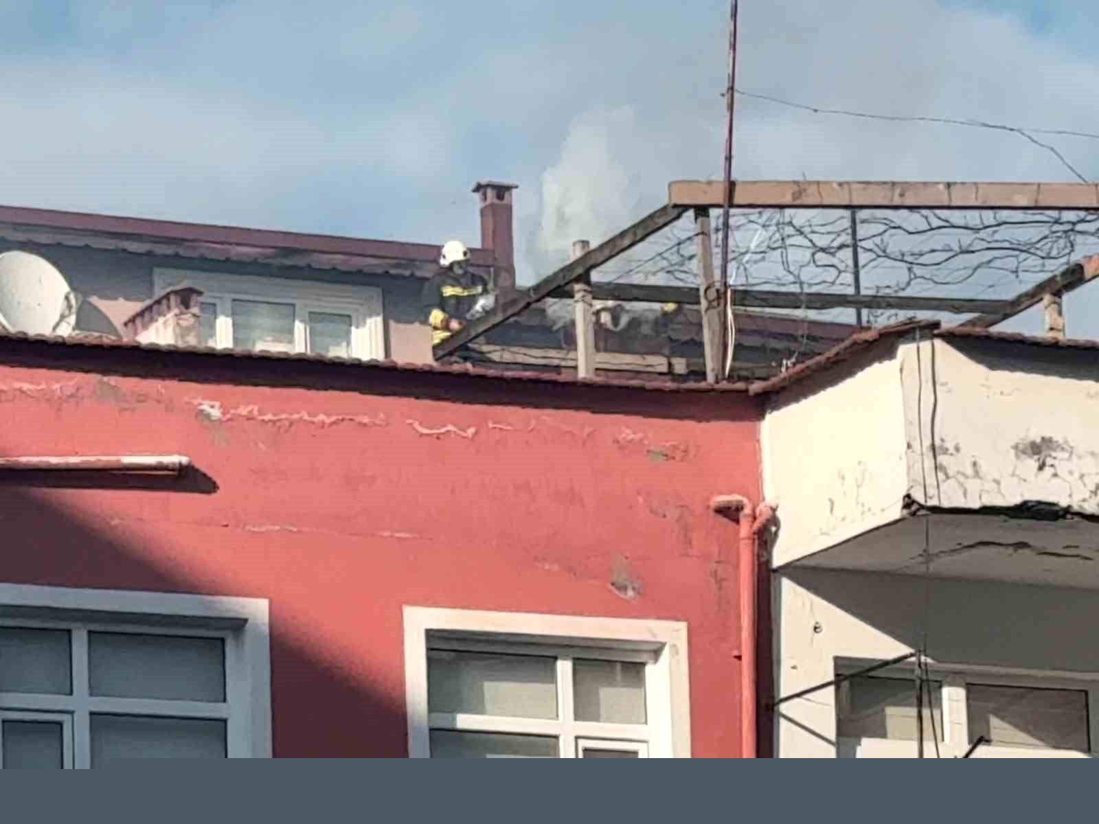 Ordu’da 3 katlı binada korkutan baca yangını
