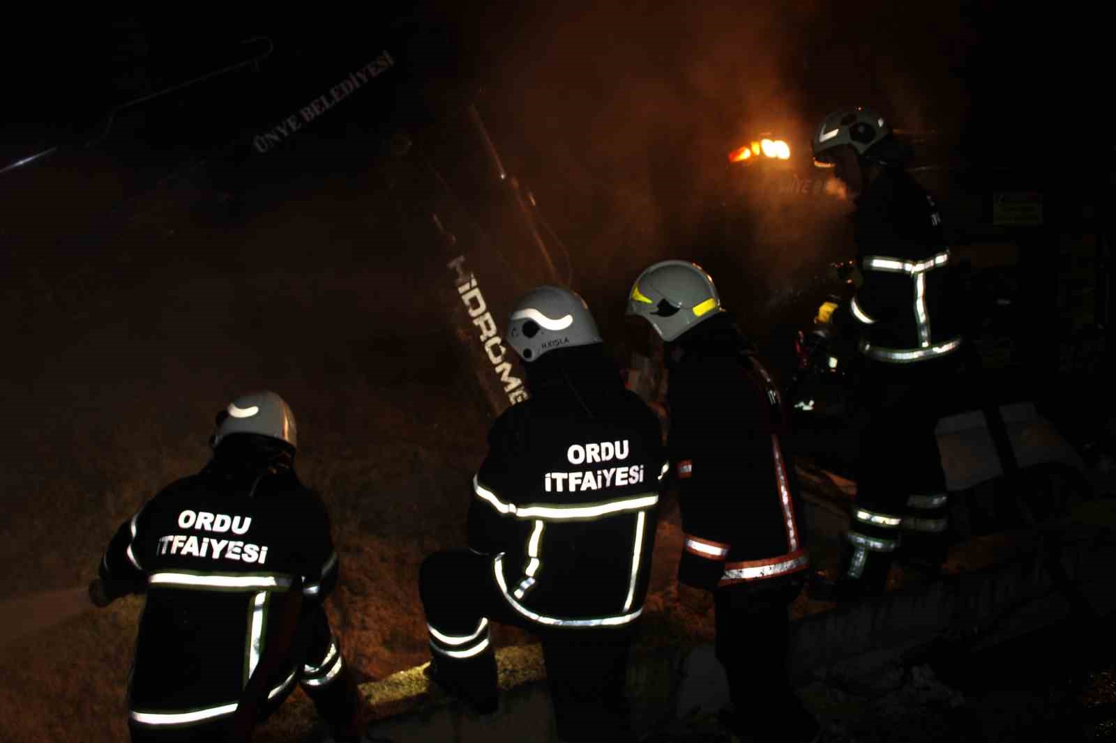 Ordu’da ahır yangını: 27 büyükbaş hayvan telef oldu
