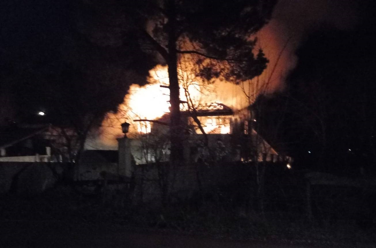 Ordu’da ambarda çıkan yangın marangoz atölyesi ve ahırı küle çevirdi
