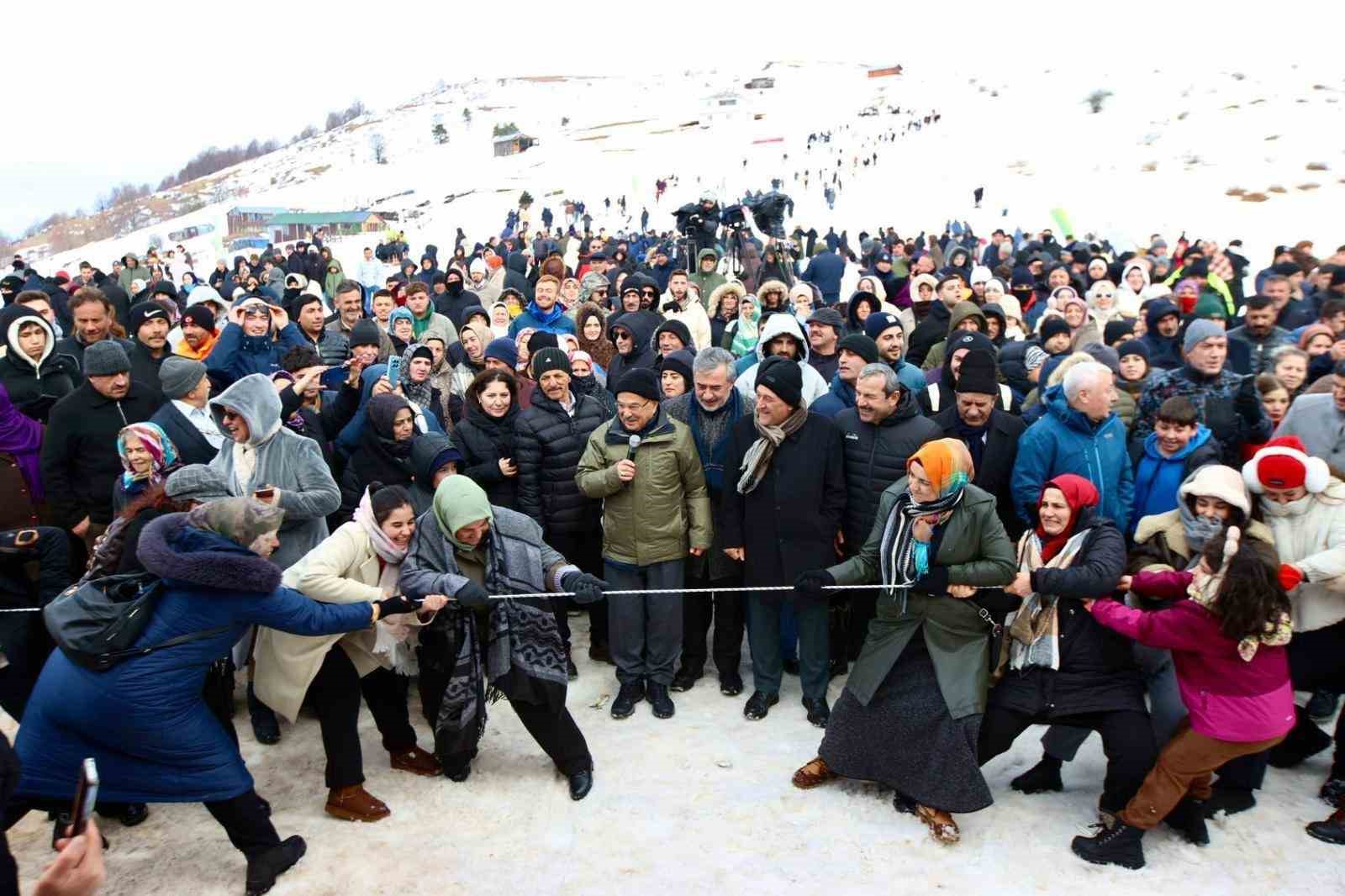 Ordu’da bin 700 rakımlı yaylada renkli kar festivali
