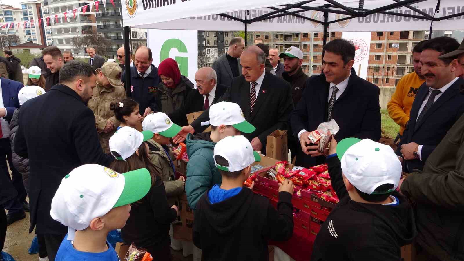 Ordu’da fidanlar topraklar buluşturuldu
