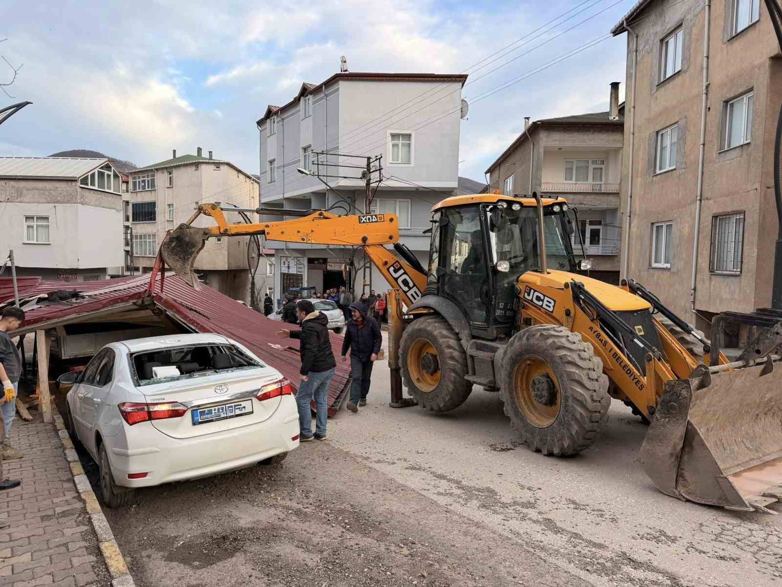 Ordu’da fırtına hayatı olumsuz etkiledi
