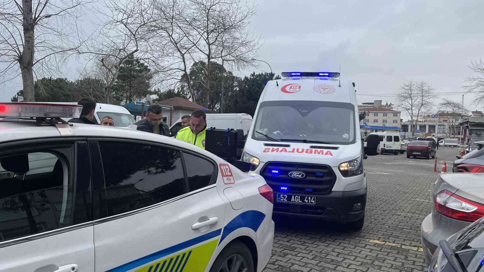 Ordu’da geri manevra yapan otomobilin çarptığı kadın yaralandı
