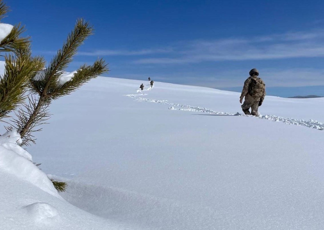 Ordu’da jandarmadan çığda arama kurtarma tatbikatı
