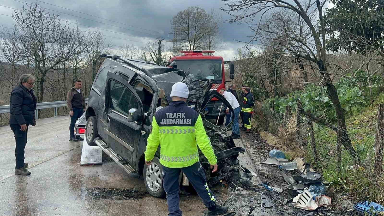 Ordu’da kamyon ile kamyonet kafa kafaya çarpıştı: 2 ölü, 2 ağır yaralı
