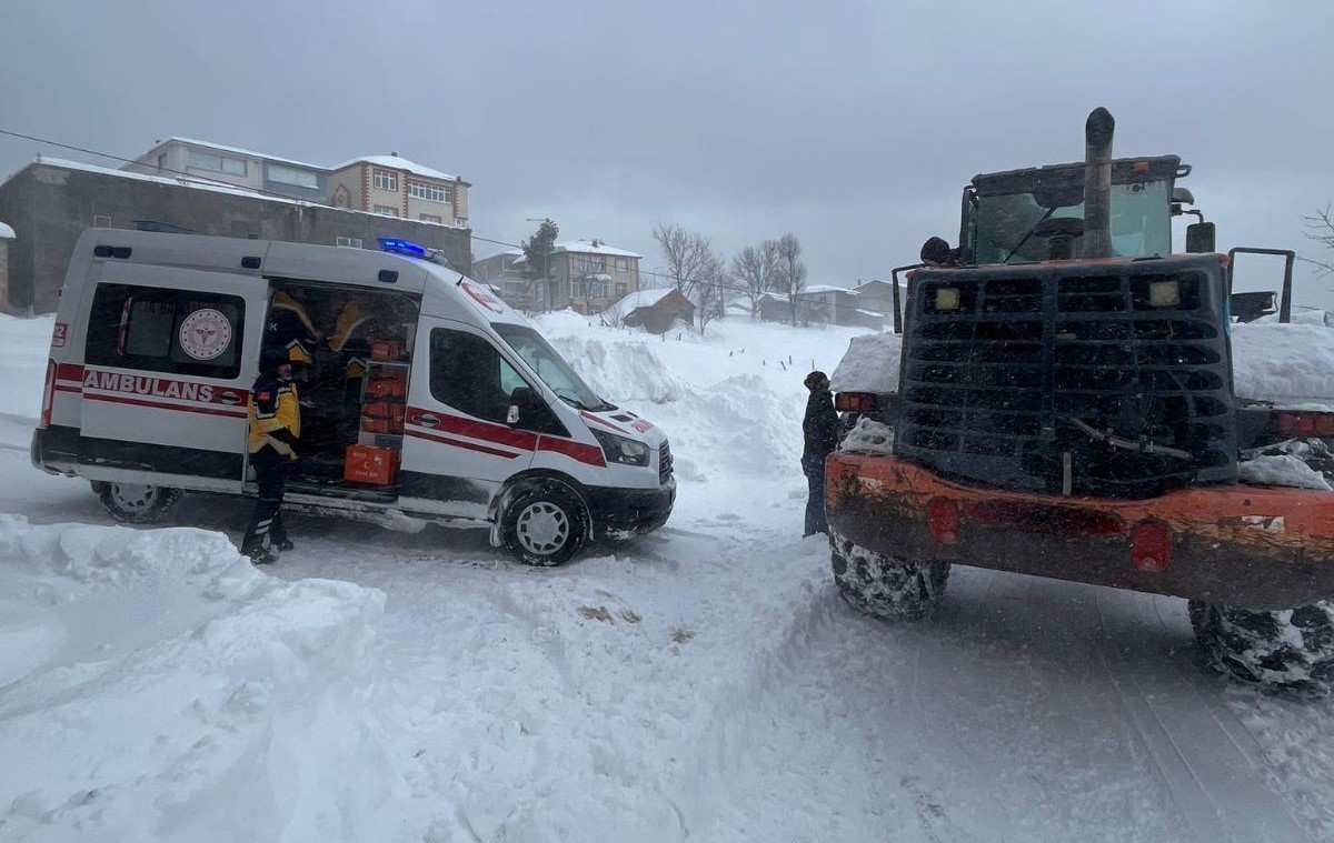 Ordu’da kardan kapanan 692 mahalle yolu 1 günde ulaşıma açıldı
