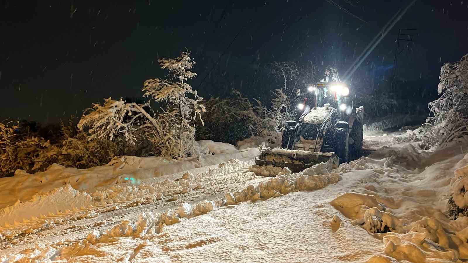Ordu’da karla mücadele: Kardan kapanan 510 mahalle yolu ulaşıma açıldı
Ordu’da karla mücadele: Kardan kapanan 510 mahalle yolu ulaşıma açıldı