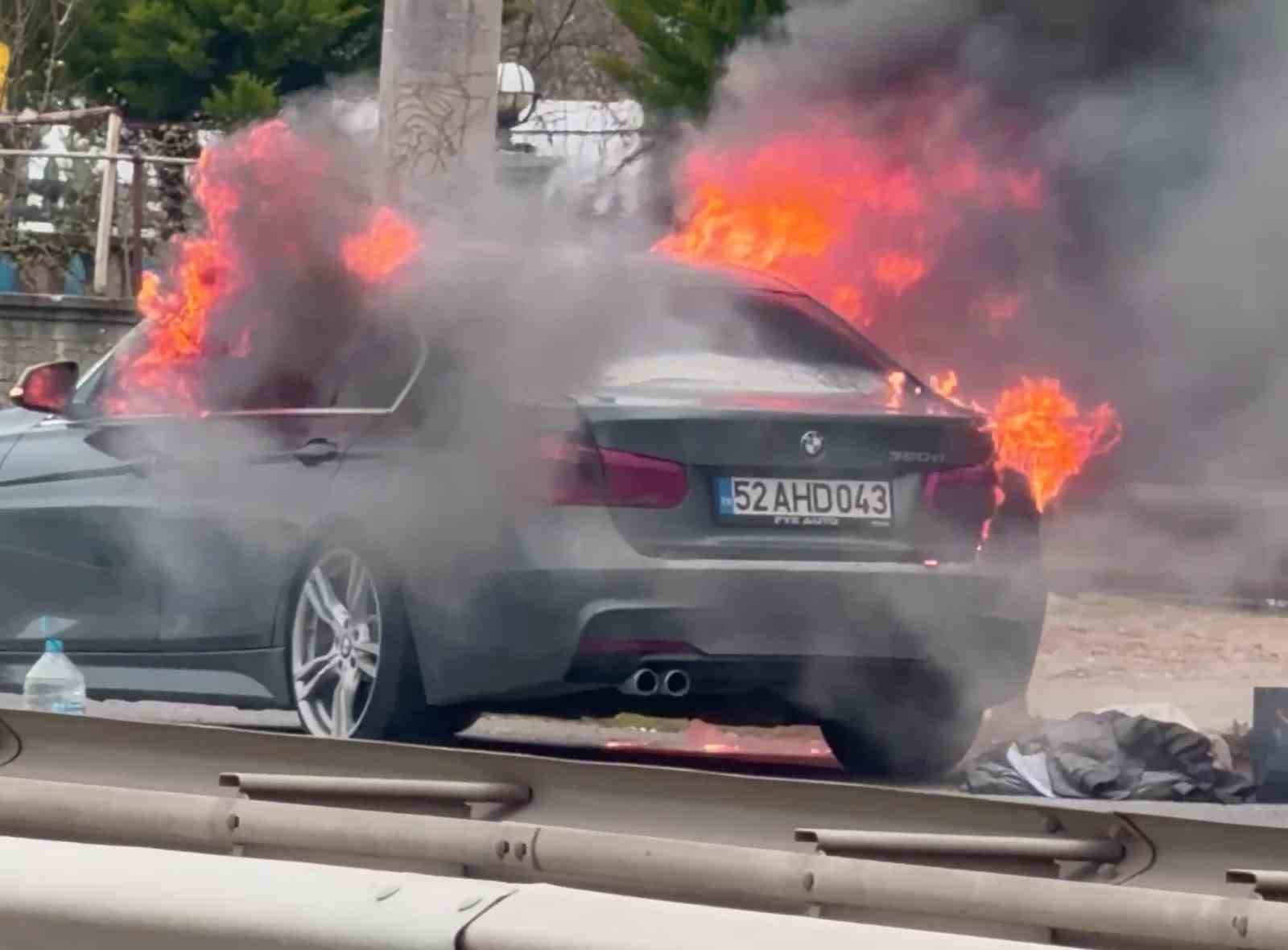 Ordu’da lüks otomobil alevlere teslim oldu
