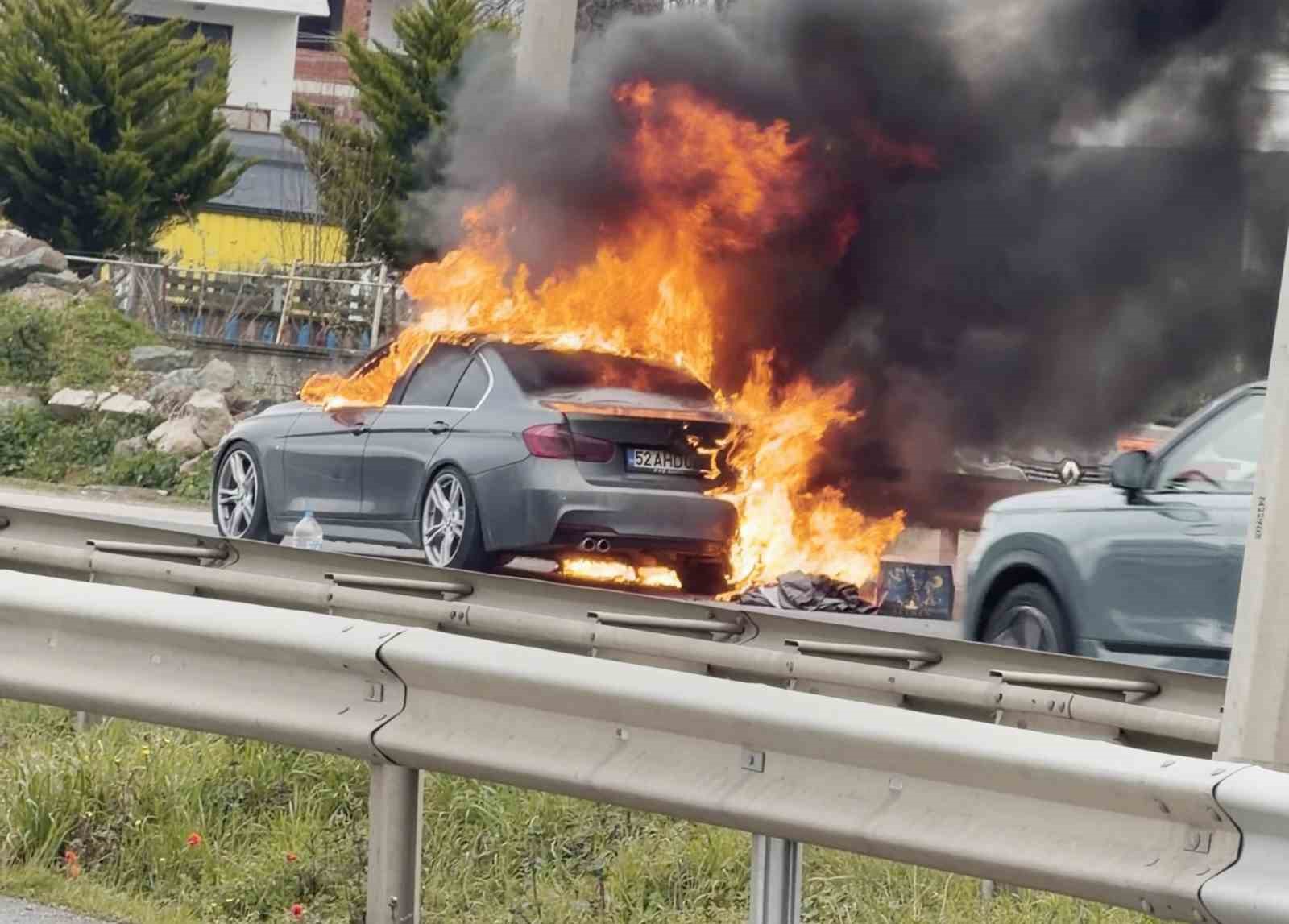 Ordu’da lüks otomobil alevlere teslim oldu
