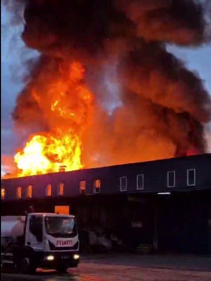 Ordu’da market deposunda yangın
