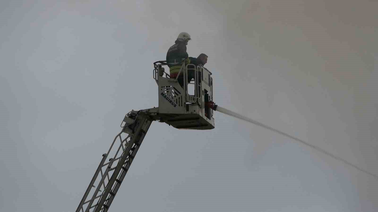 Ordu’da market deposunda yangın
