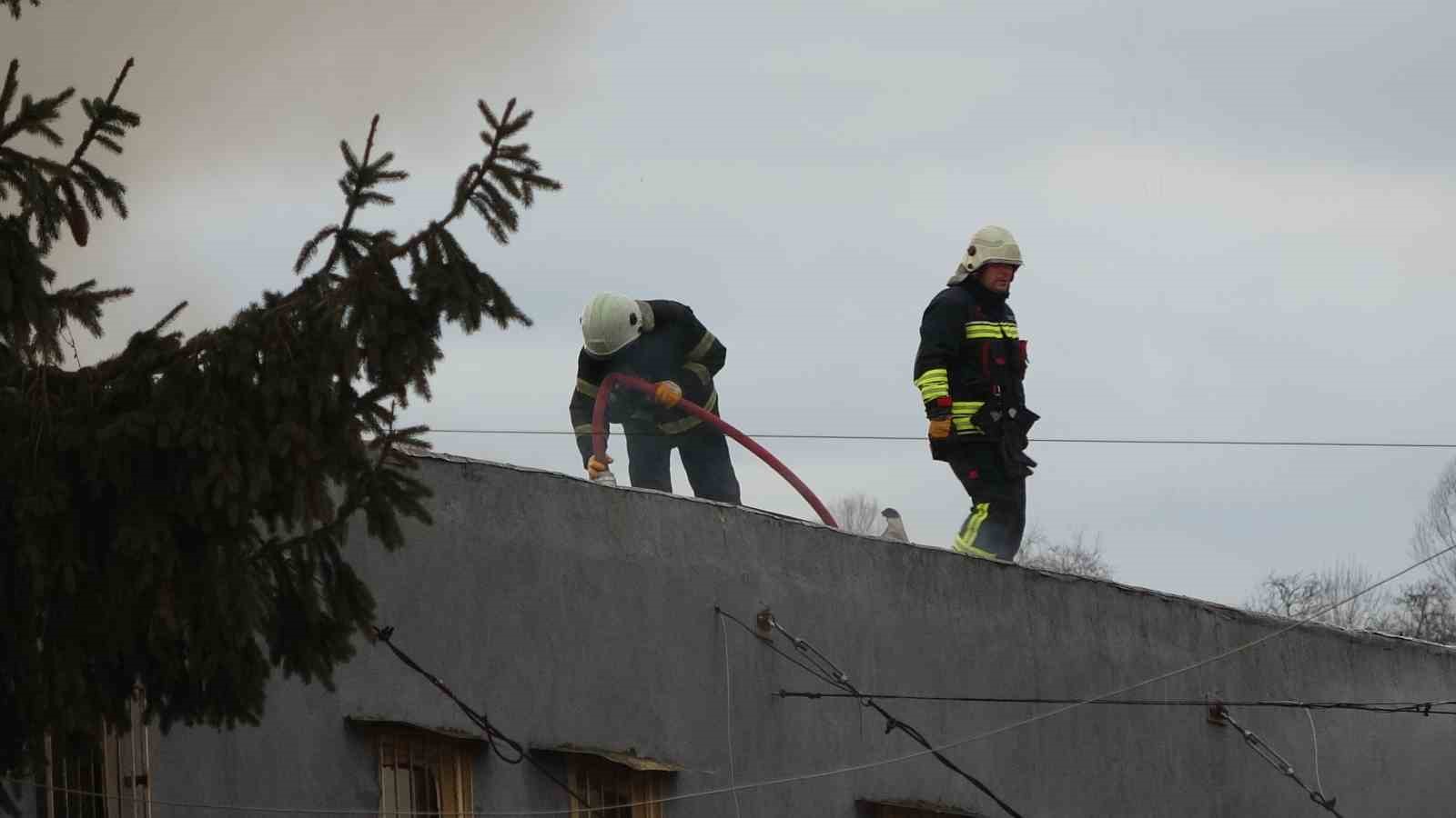 Ordu’da market deposunda yangın
