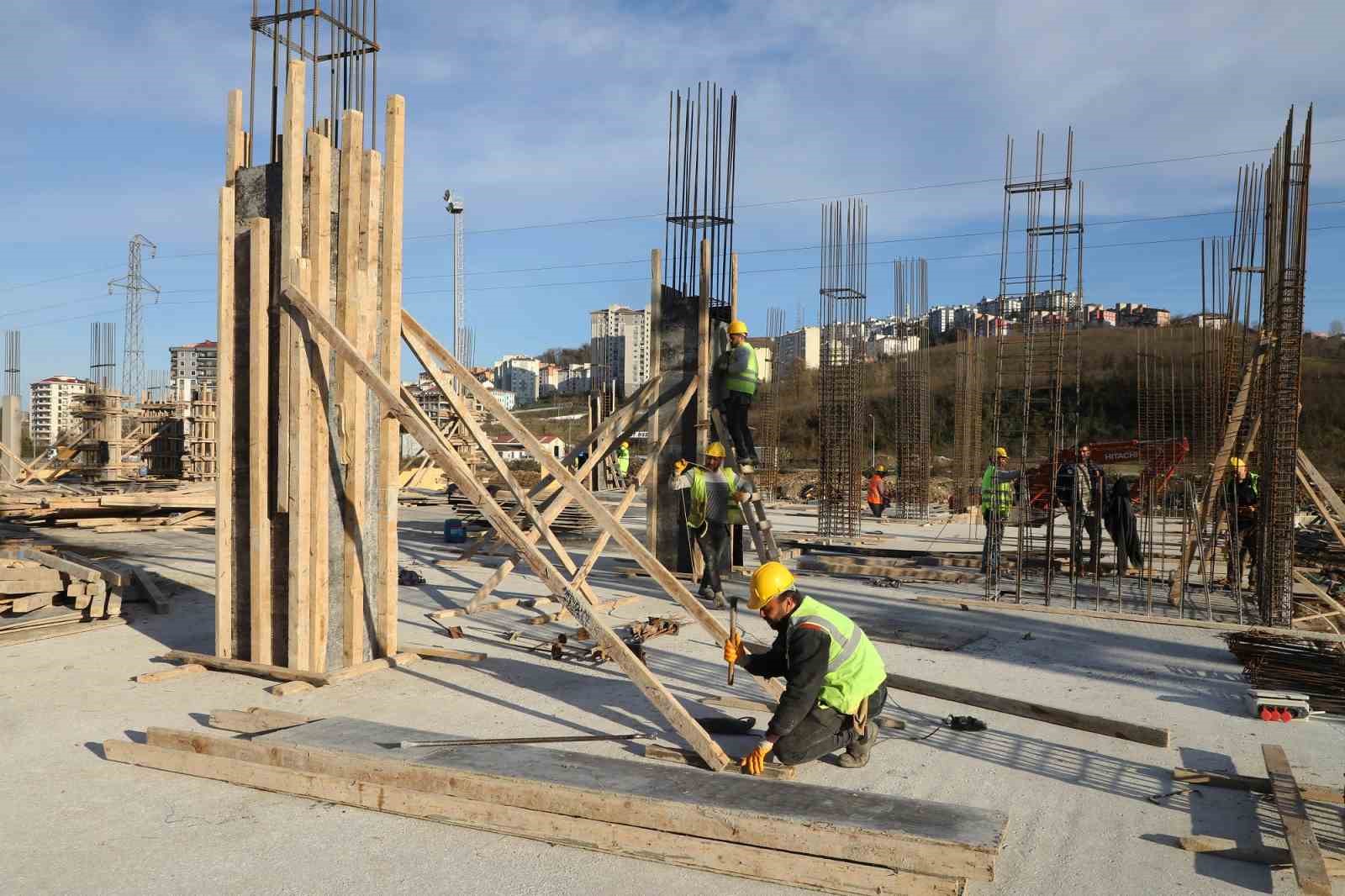 Ordu’da modern spor kompleksi inşaatı yükseliyor
Ordu’da modern spor kompleksi inşaatı yükseliyor