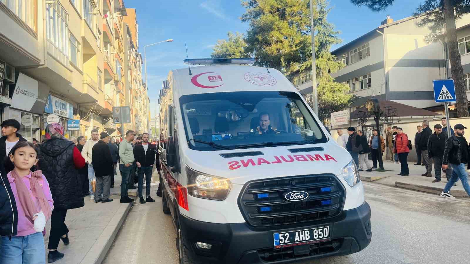 Ordu’da motosiklet yayaya çarptı: 2 yaralı
