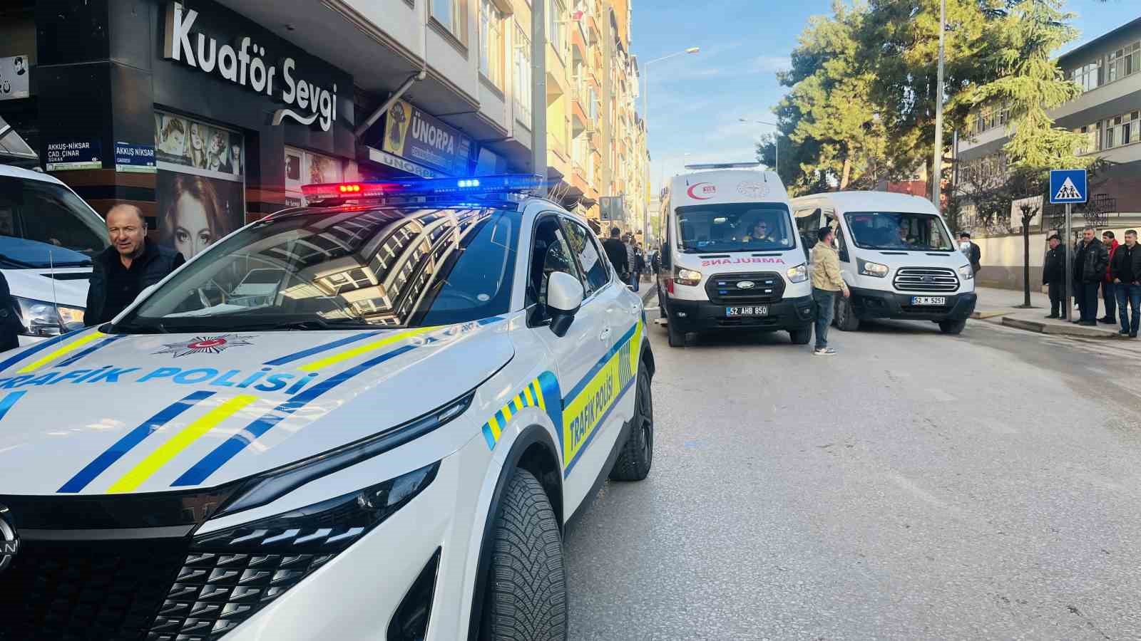 Ordu’da motosiklet yayaya çarptı: 2 yaralı
