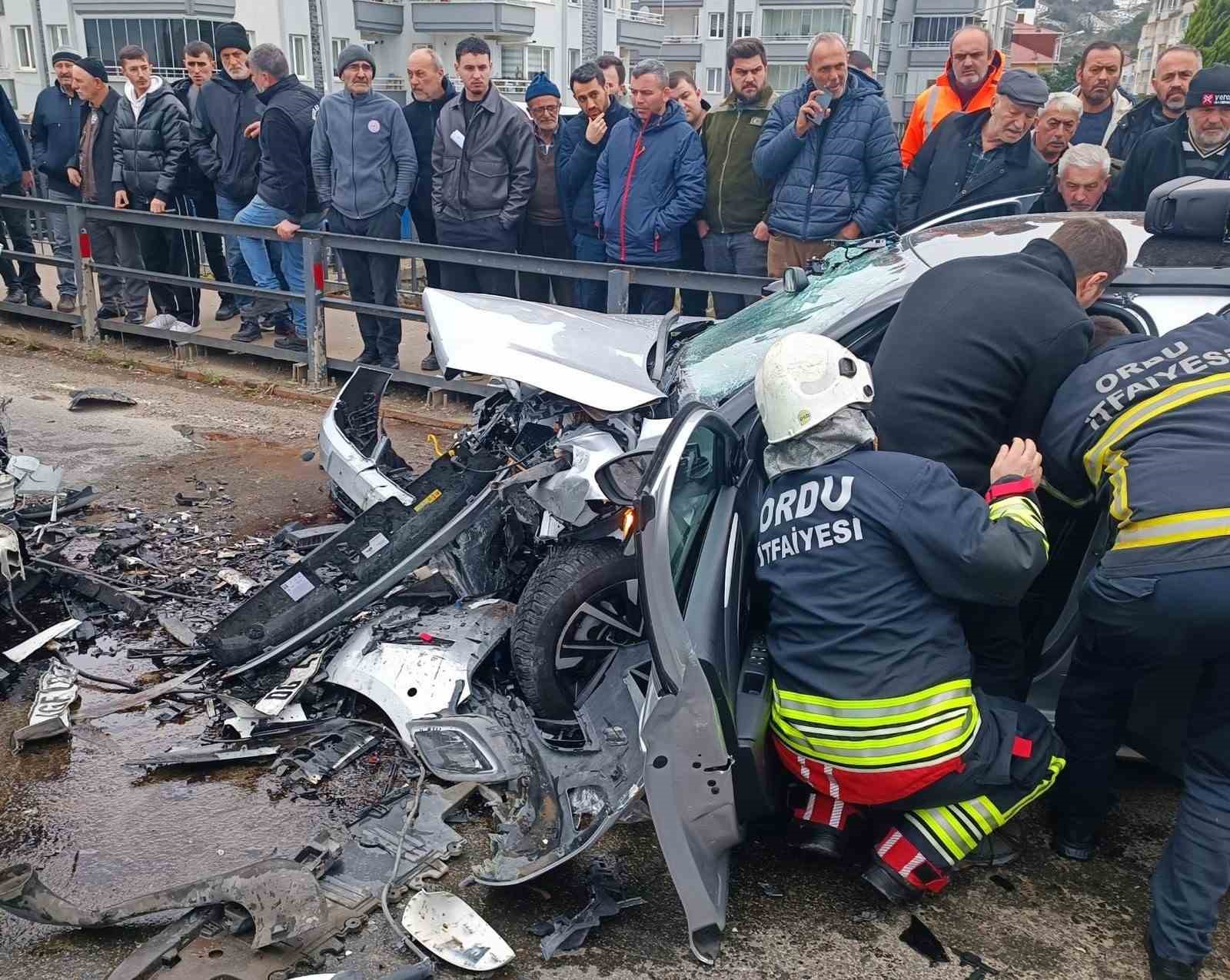 Ordu’da otomobiller çarpıştı: 3’ü ağır 5 yaralı
