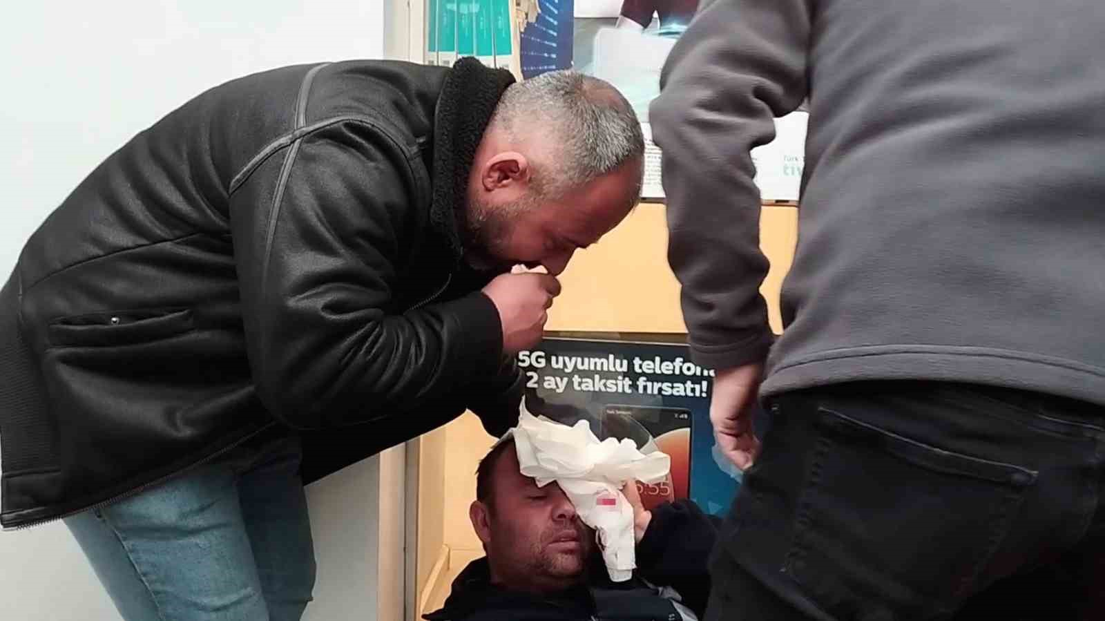 Ordu’da rüzgarda düşen tabela kafasına çarpan belediye işçisi yaralandı
