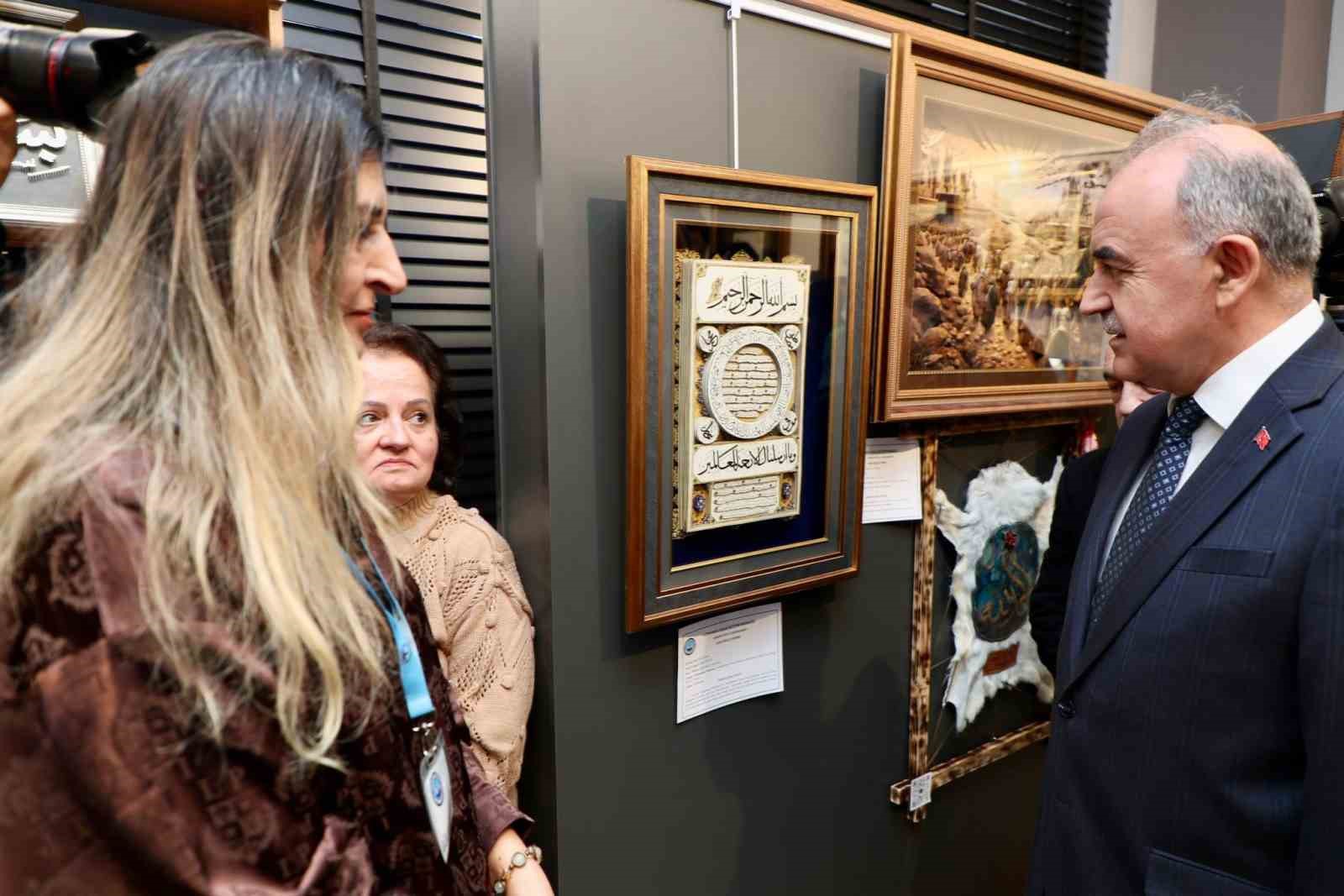 Ordu’da, ‘Sanatın Diliyle Değerlerimiz’ sergisi açıldı
Ordu’da, ‘Sanatın Diliyle Değerlerimiz’ sergisi açıldı