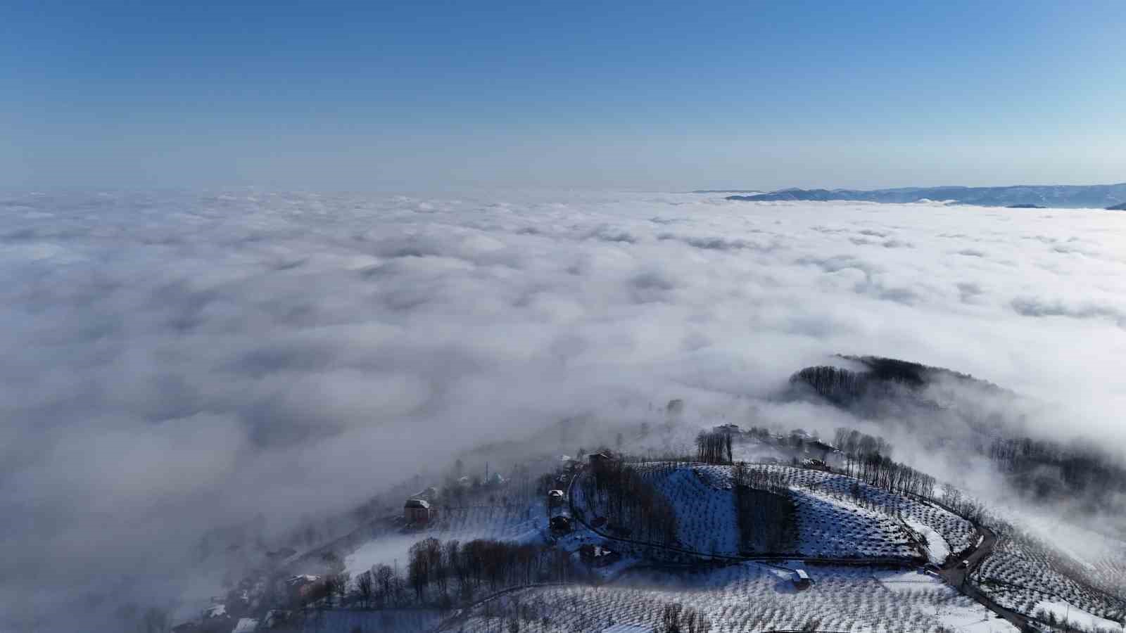 Ordu’da sis bulutları bir ilçeyi kapladı
