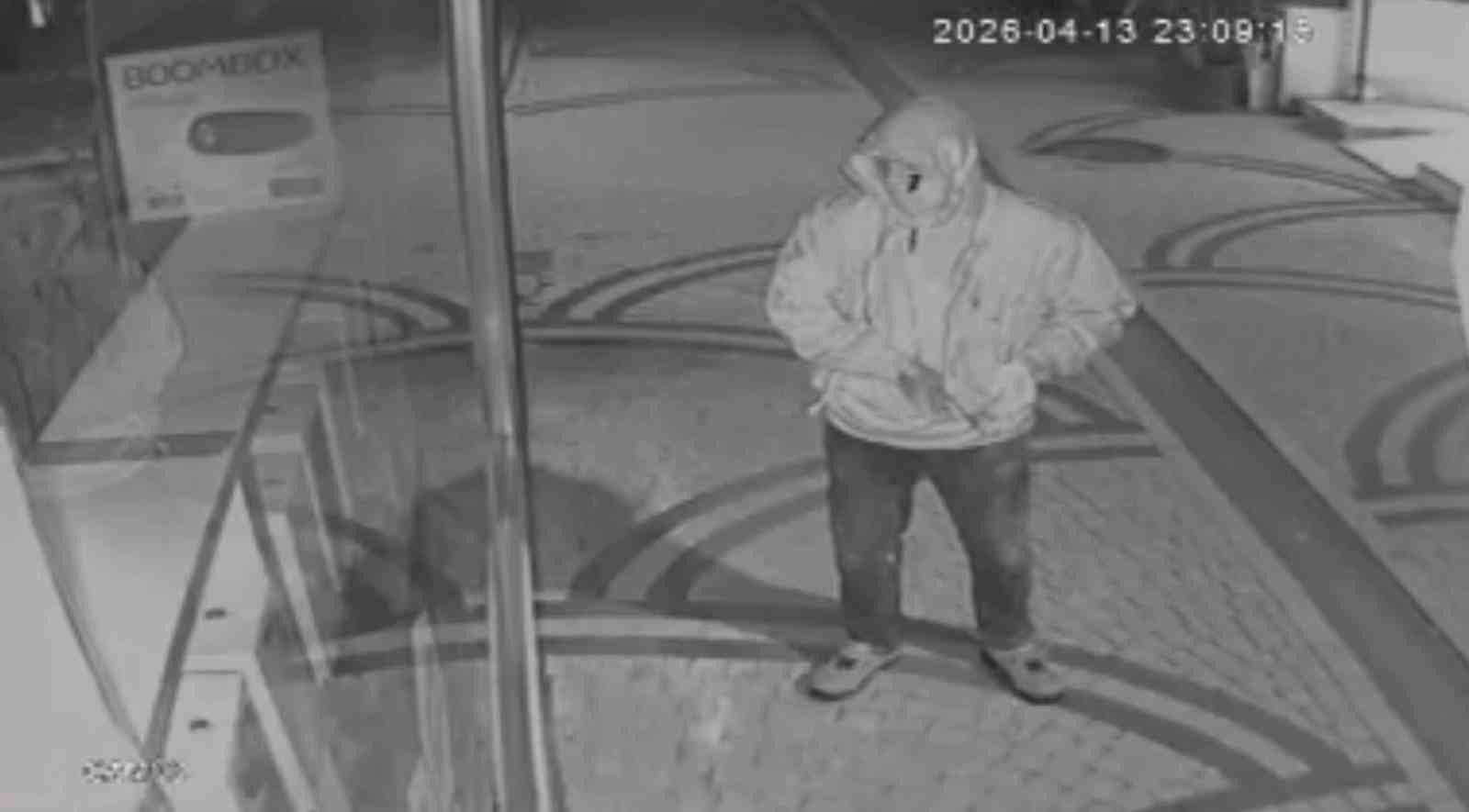 Ordu’da telefon hırsızlığı kamerada
