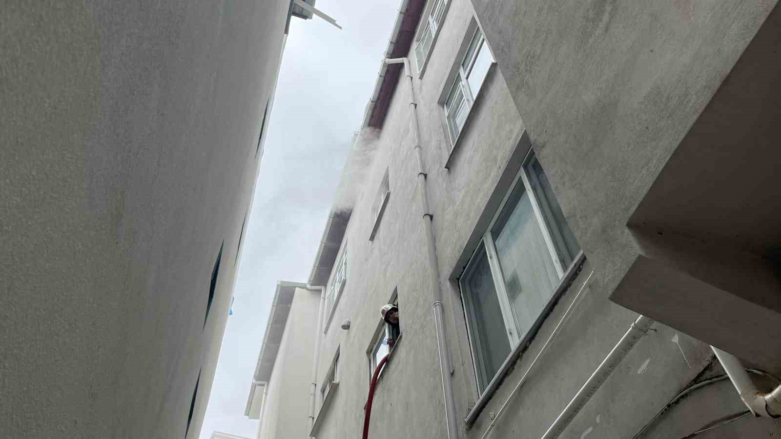 Ordu’da yangın: Kedilerini kurtarmak isteyen karı koca dumandan etkilendi
