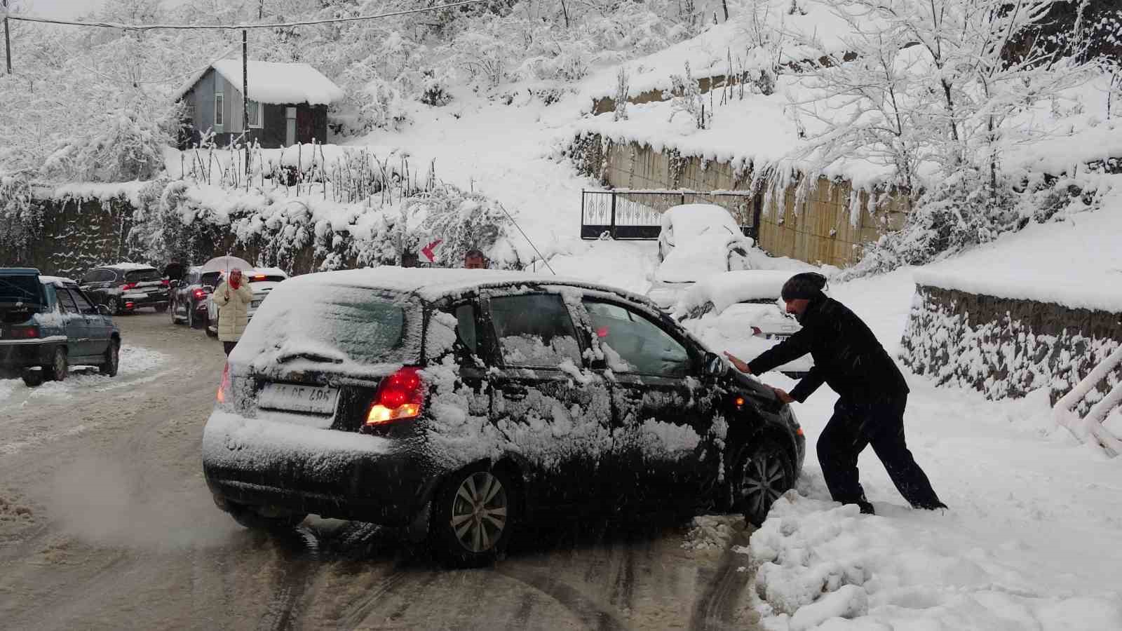 Ordu’da yeni yılın ilk kar yağışı etkili oldu
