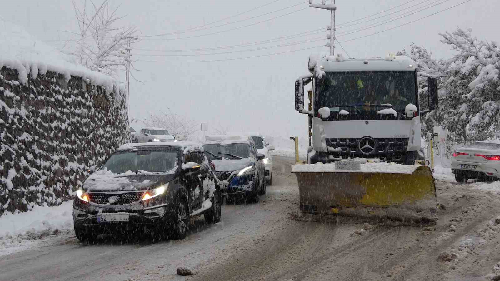 Ordu’da yeni yılın ilk kar yağışı etkili oldu

