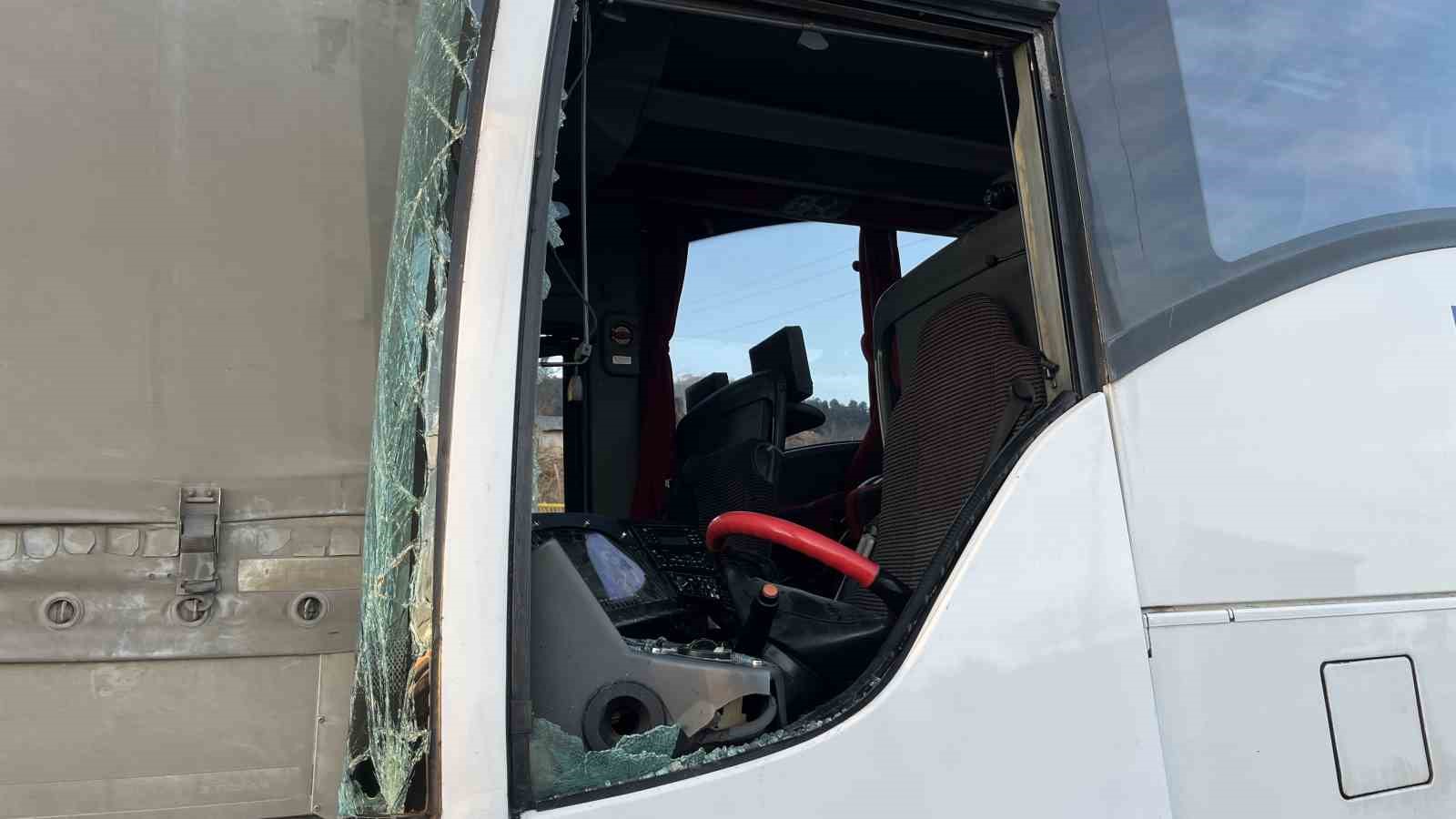 Ordu’da yolcu otobüsü ile tır çarpıştı: 4 yaralı
