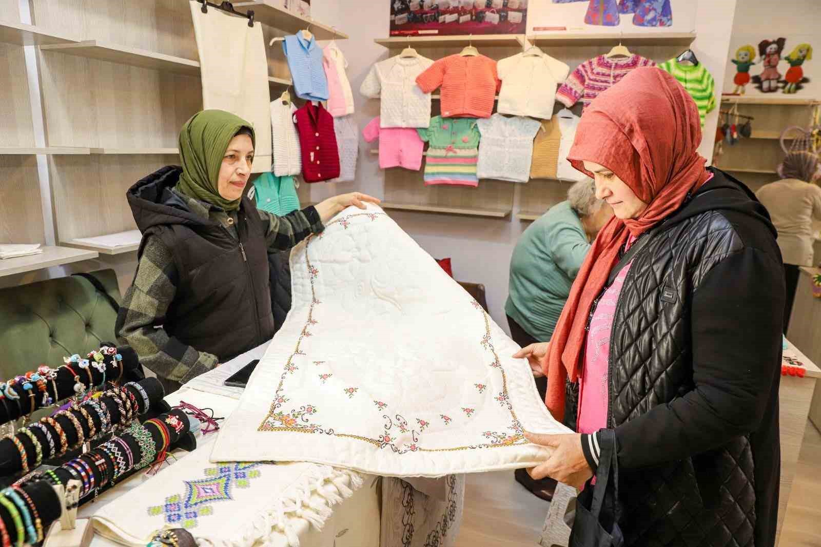 Ordulu kadınlar, el emeği çarşıları ile güçleniyor
Ordulu kadınlar, el emeği çarşıları ile güçleniyor