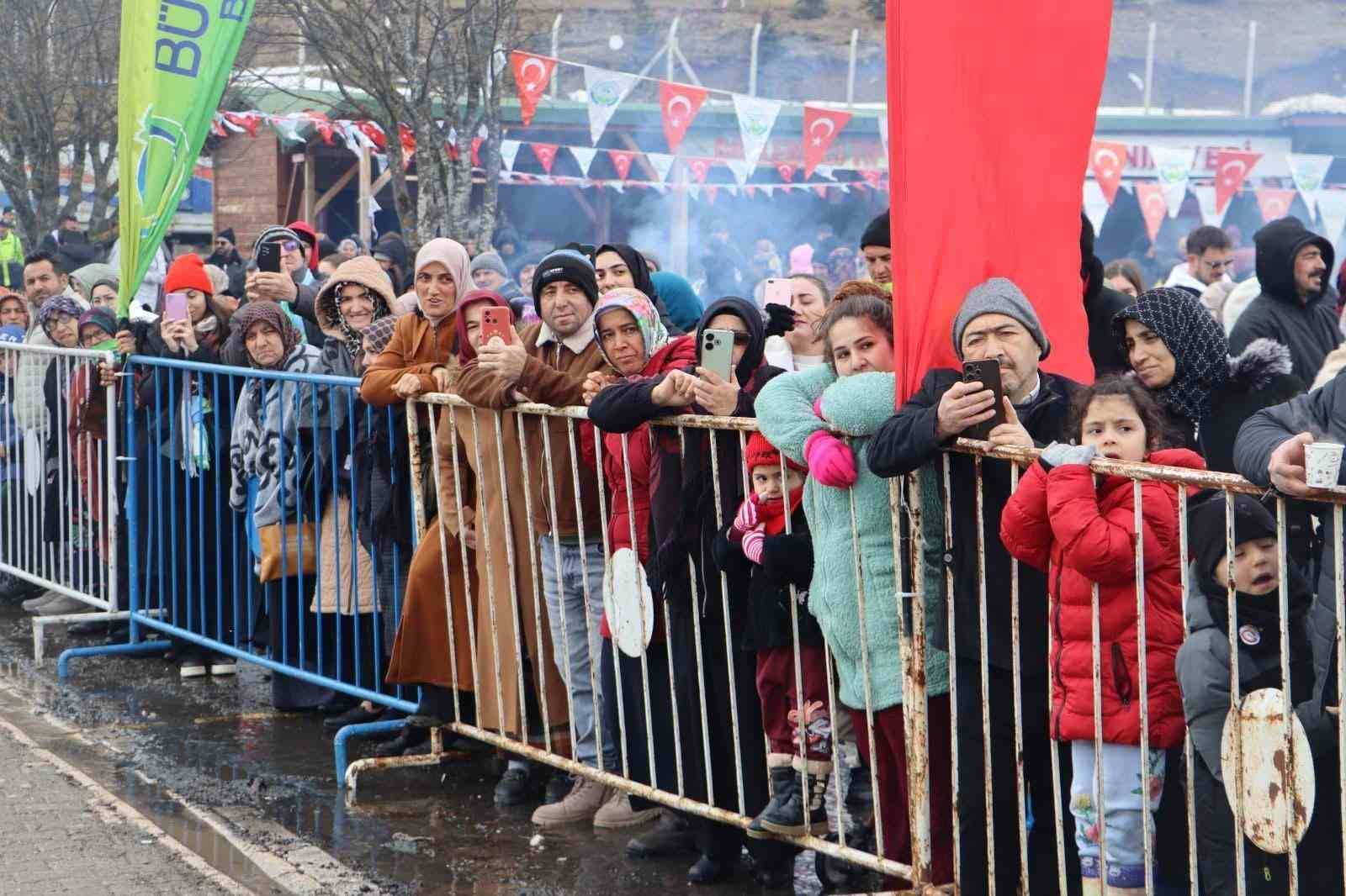 Ordu’nun menderesleri ile ünlü bin 500 rakımlı yaylasında kar festivali
