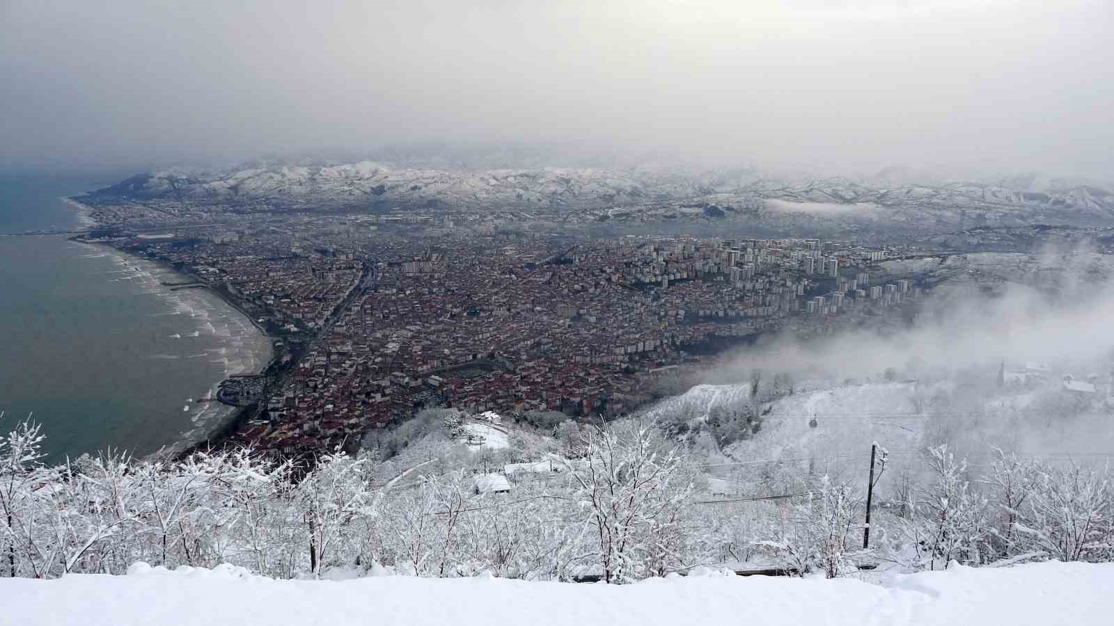 Ordu’nun ‘seyir terası’ Boztepe’de kar güzelliği
