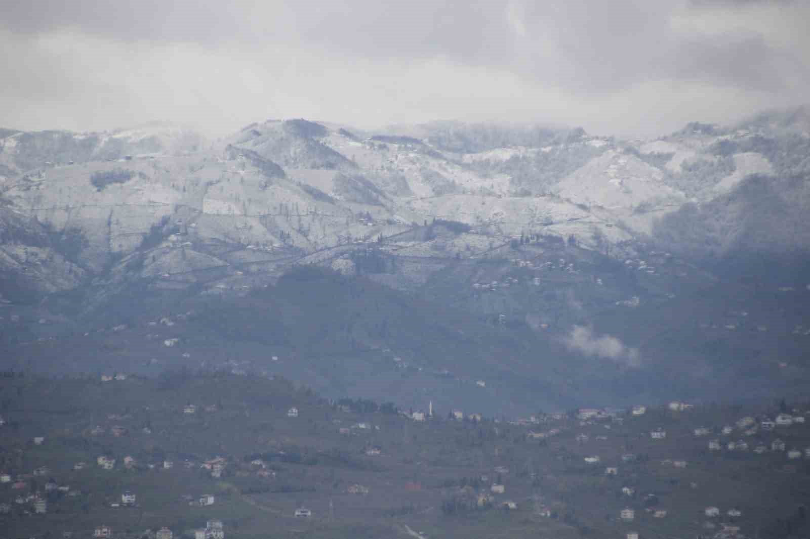 Ordu’nun yüksek kesimlerinde kar manzarası
