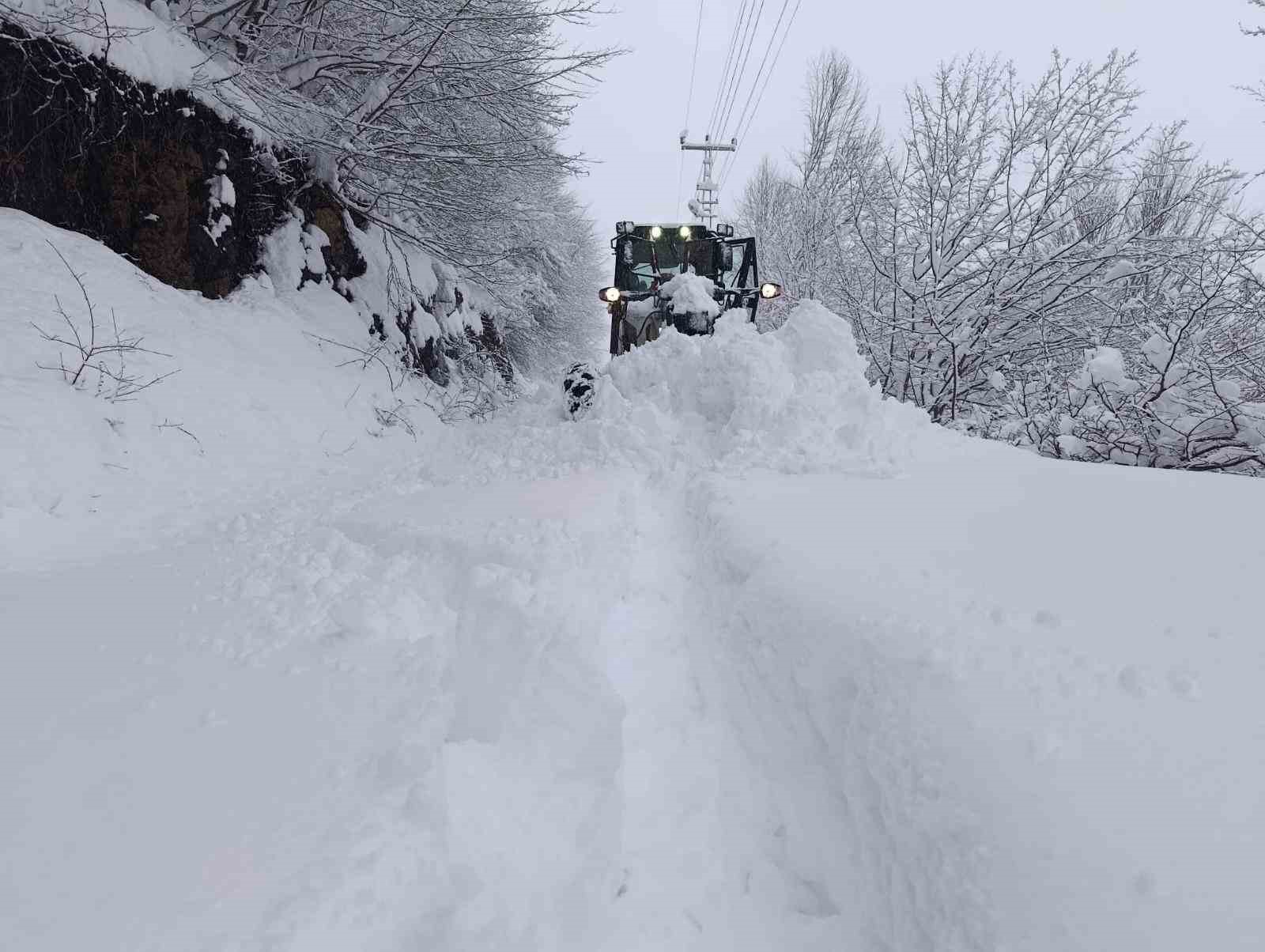 Ordu’nun yükseklerinde kar kalınlığı 2 metreye ulaştı
