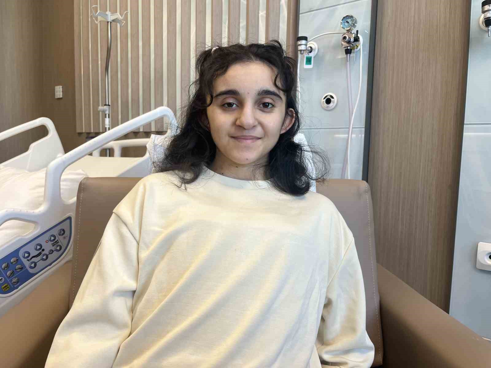 Organ bekleyen İzmirli genç kız için nefes kesen nakil
