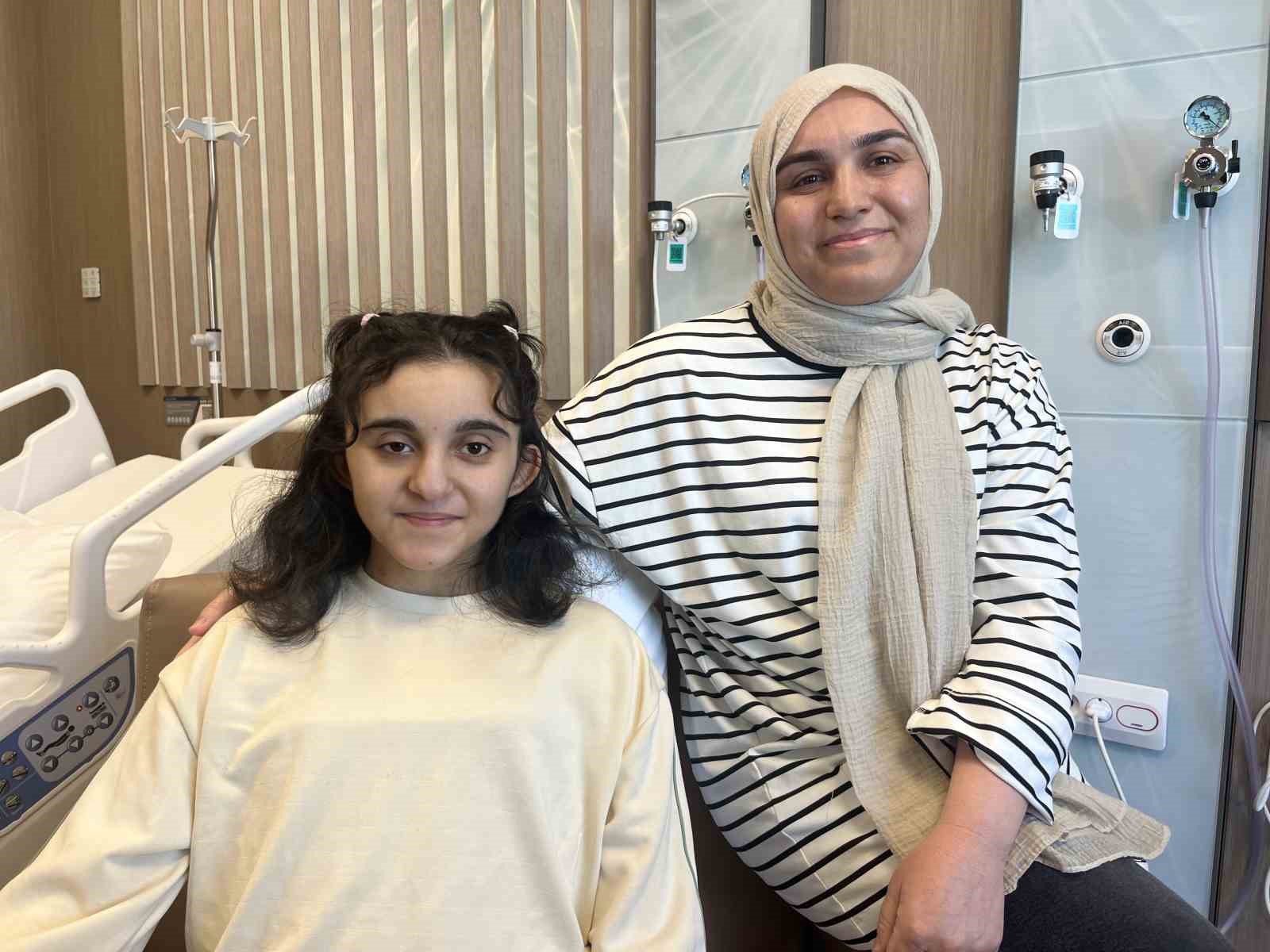 Organ bekleyen İzmirli genç kız için nefes kesen nakil
