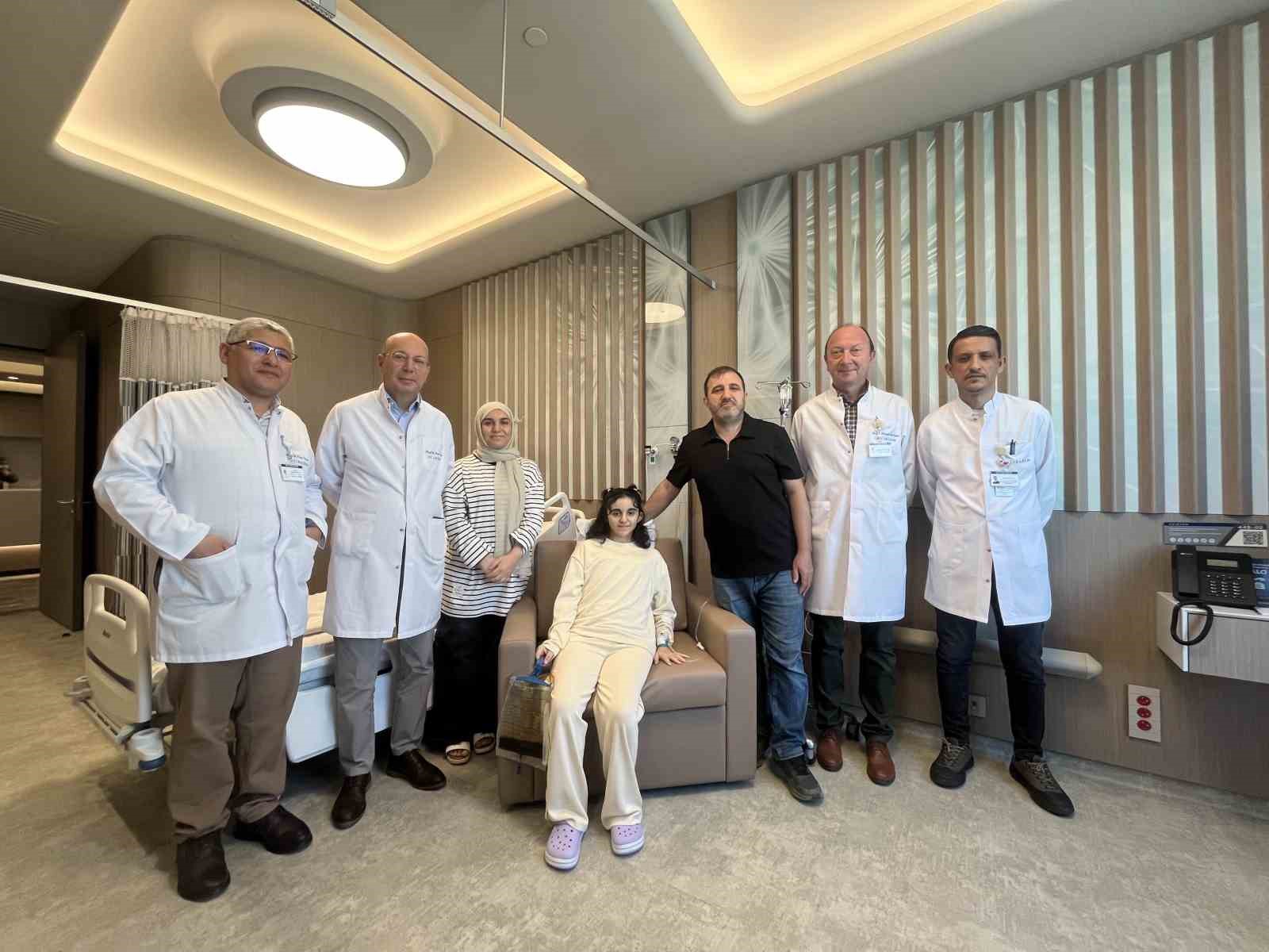 Organ bekleyen İzmirli genç kız için nefes kesen nakil
