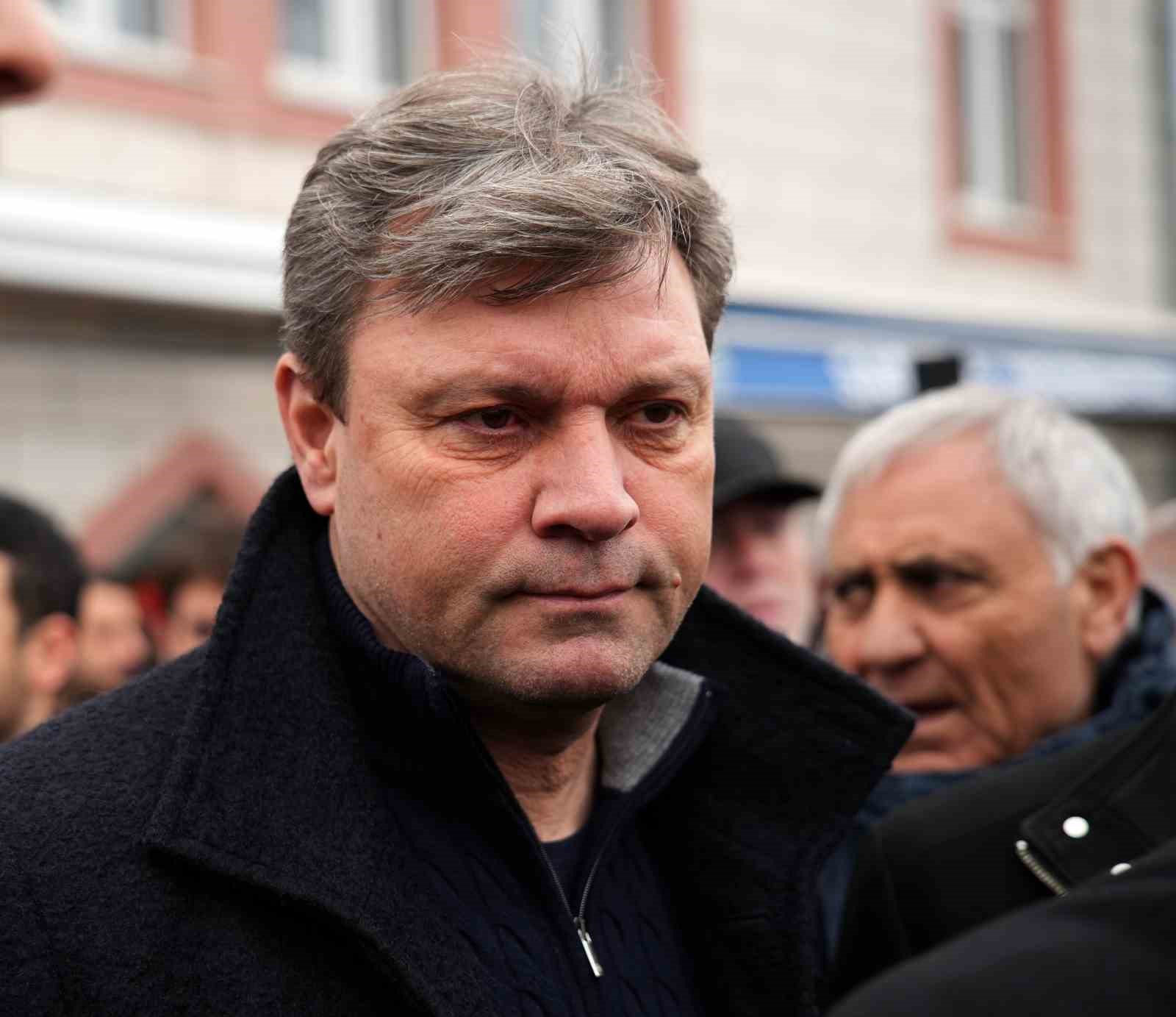 Orhan Kaynak son yolculuğuna uğurlandı
