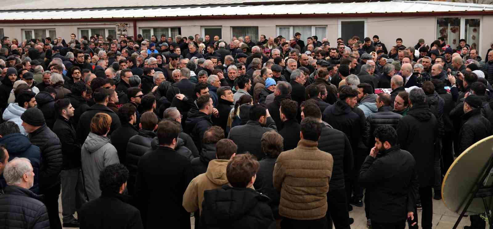 Orhan Kaynak son yolculuğuna uğurlandı
