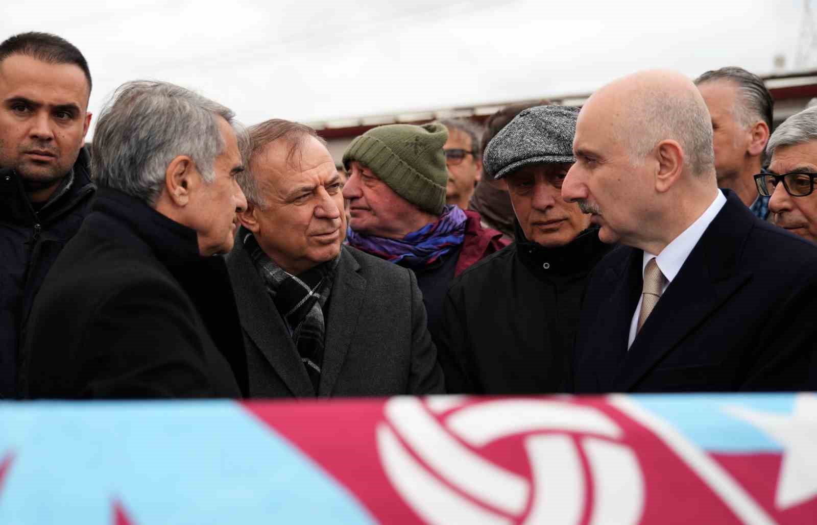 Orhan Kaynak son yolculuğuna uğurlandı
